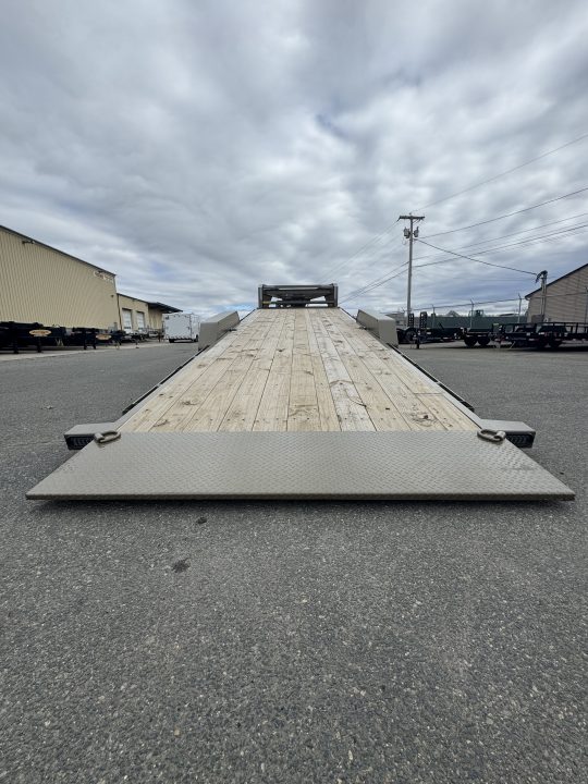 New 2026 Load Trail TG83"X24' Gooseneck Tilt Trailer Powered / HYD. Jacks