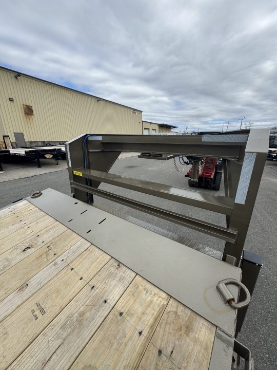 New 2026 Load Trail TG83"X24' Gooseneck Tilt Trailer Powered / HYD. Jacks