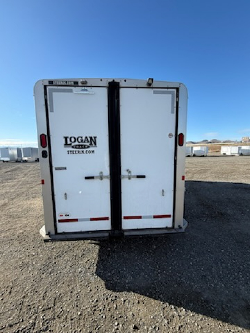 Used 2022 Logan Coach Bullseye 3H GN Horse Trailer