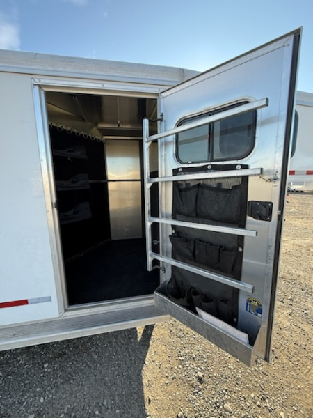 Used 2022 Logan Coach Bullseye 3H GN Horse Trailer