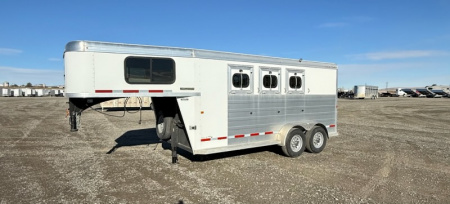 Used 2022 Logan Coach Bullseye 3H GN Horse Trailer