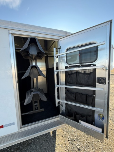 Used 2022 Logan Coach Bullseye 3H GN Horse Trailer