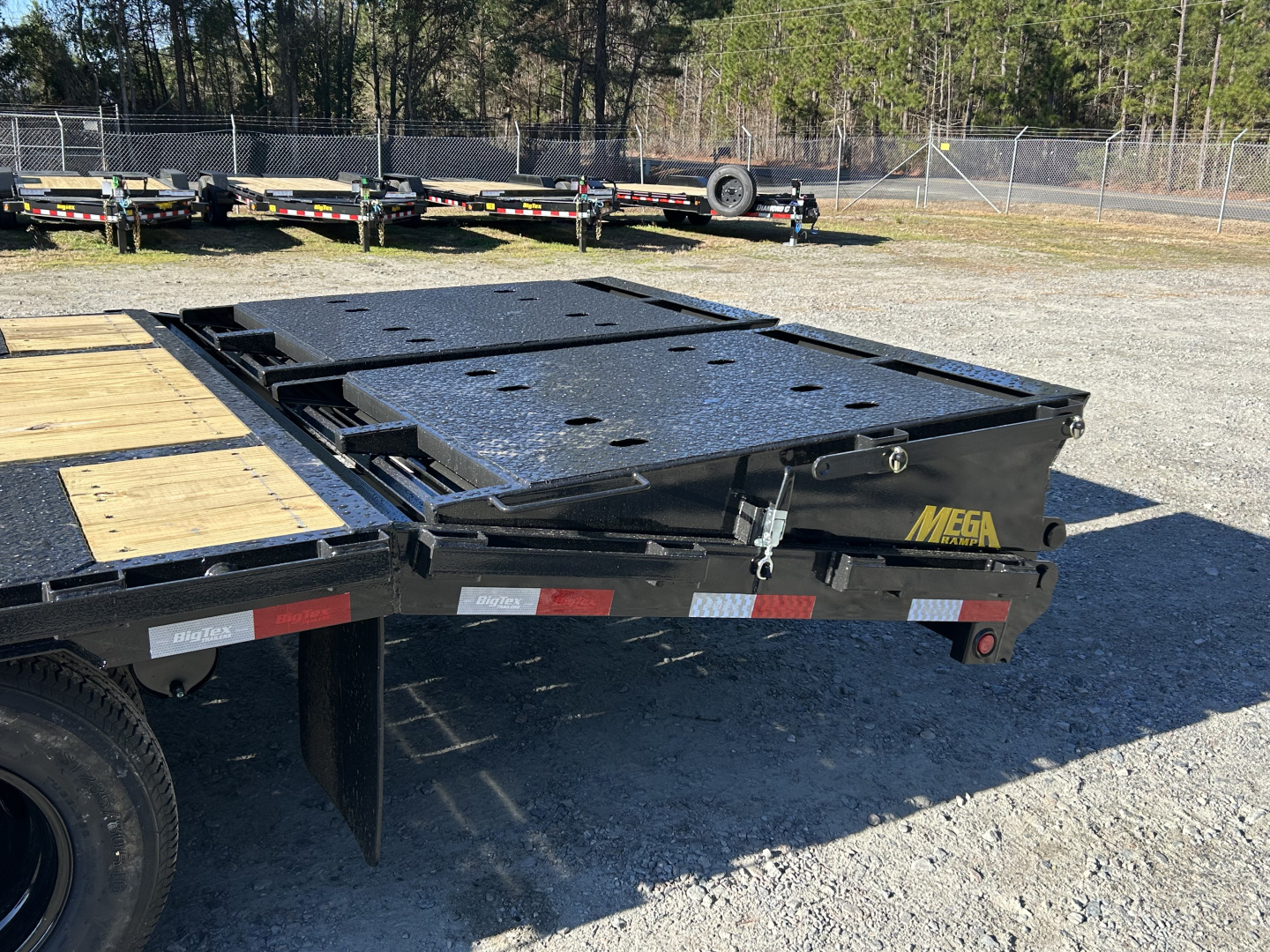 New 2026 Big Tex Trailers 22PH Deckover Trailer, Pintle ( 20ftDeck+5ft Dove=25ft ) #18,300 Payload