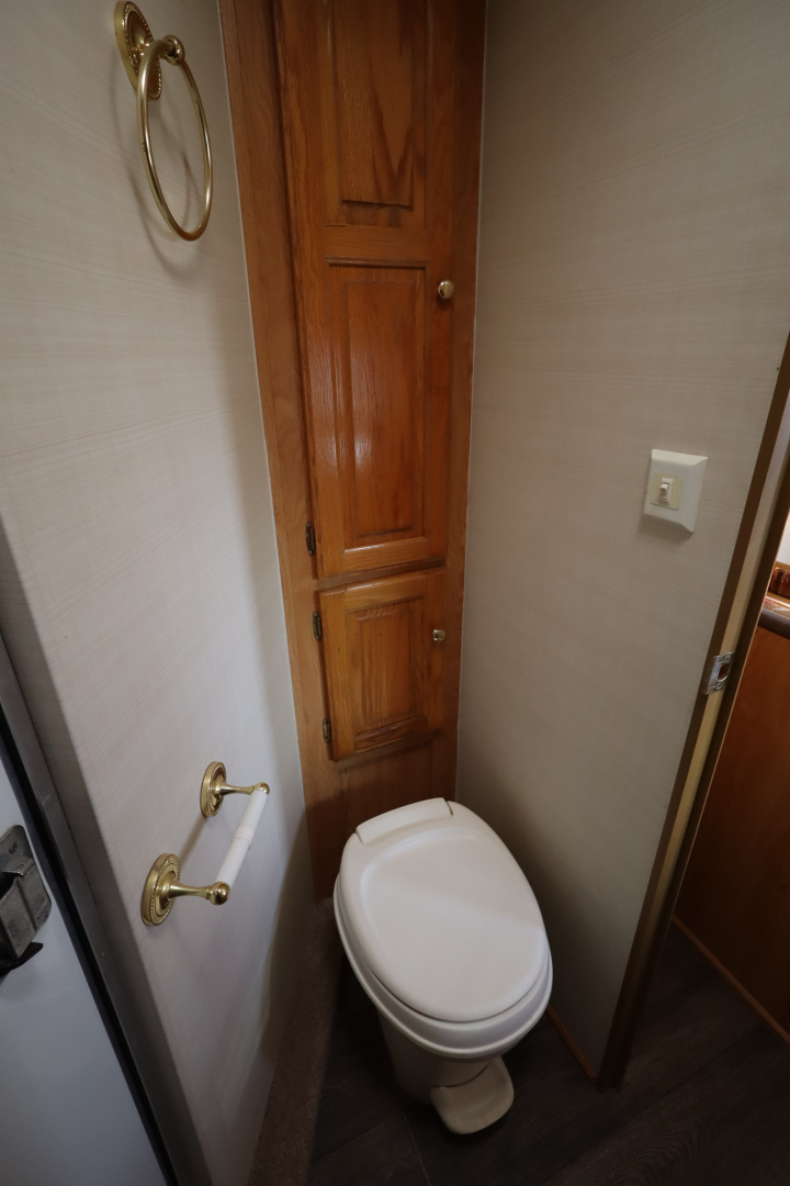 Used 2003 Bison Trailers 3 Horse LQ Horse Trailer