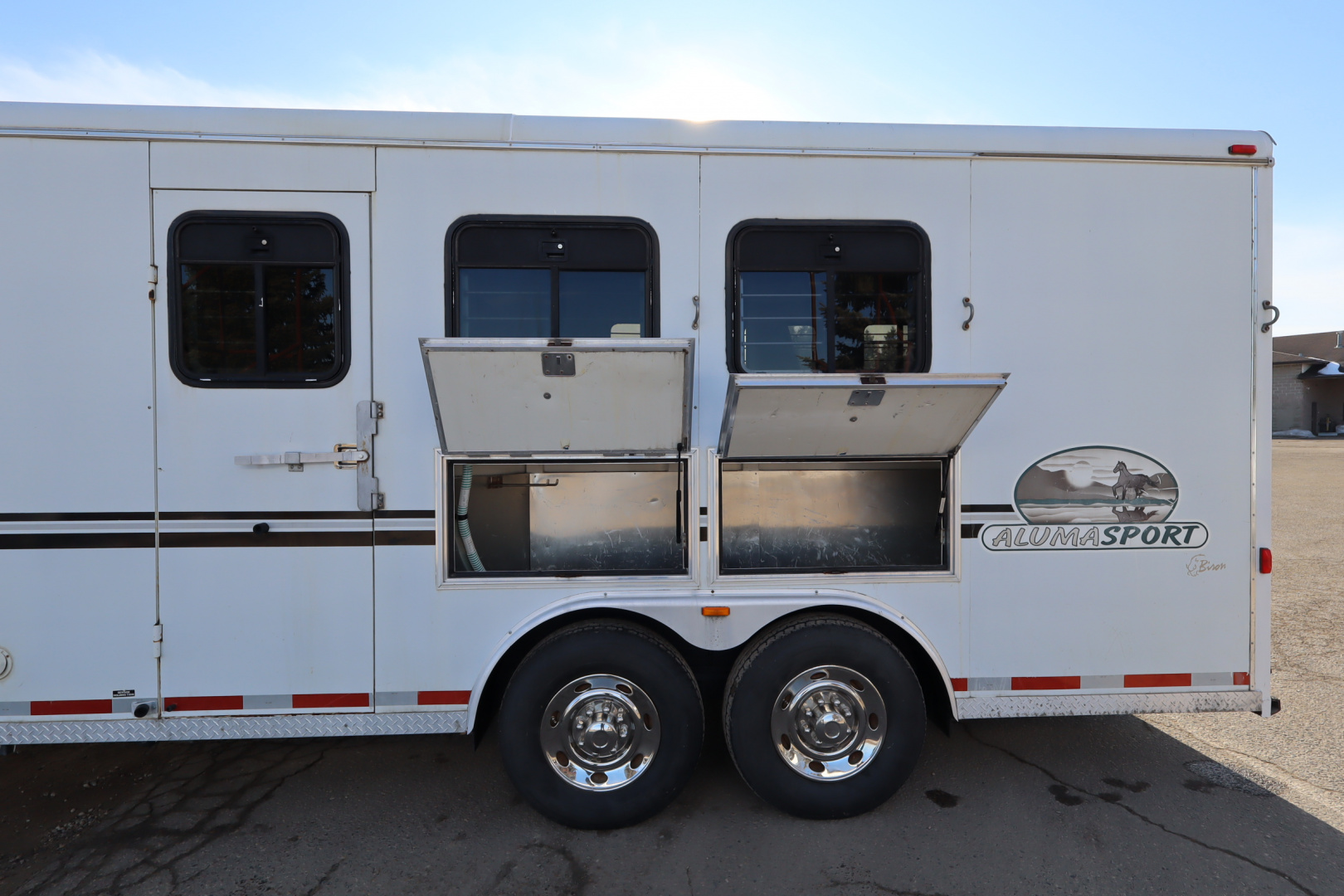 Used 2003 Bison Trailers 3 Horse LQ Horse Trailer