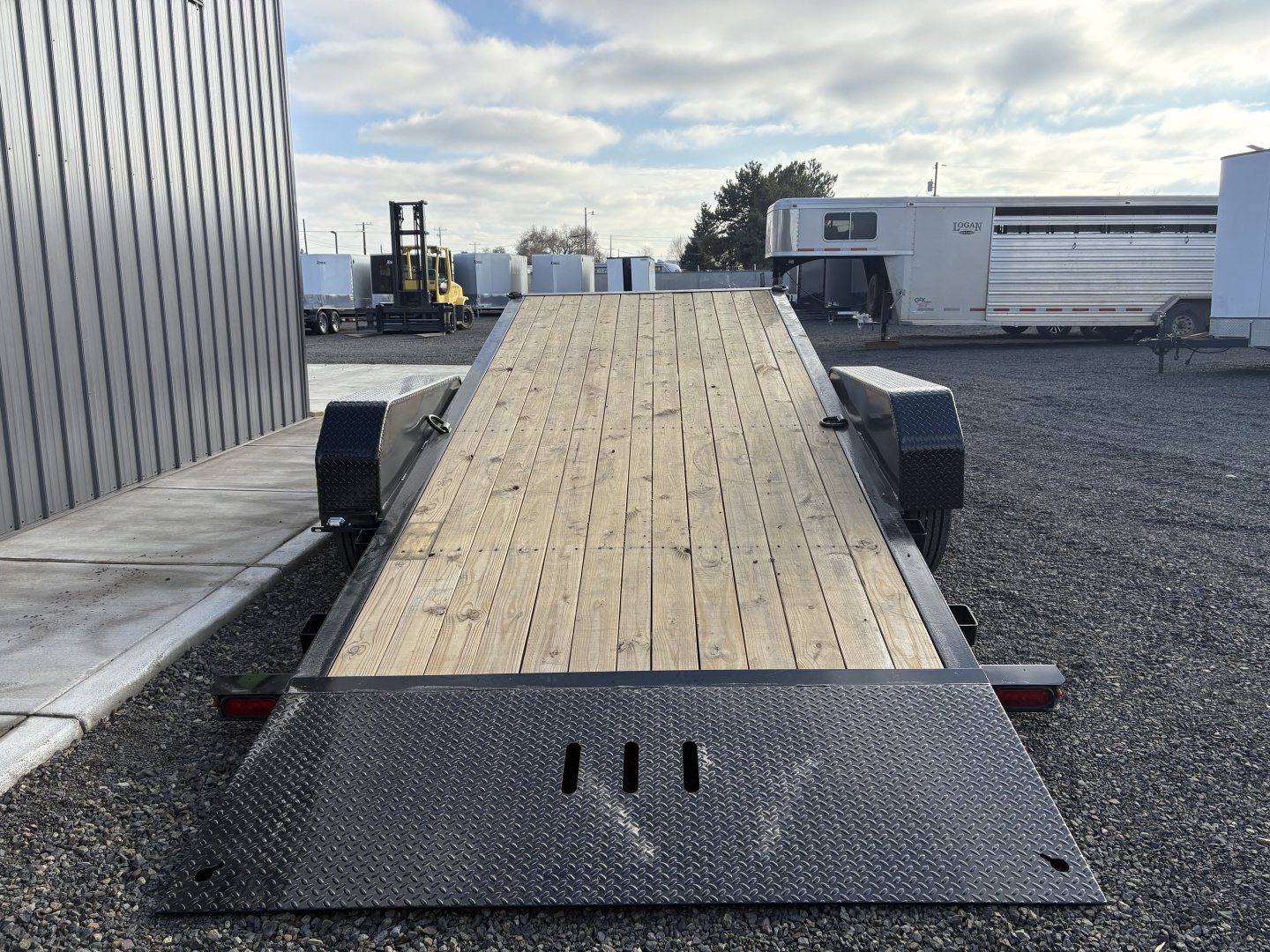 New 7X22 TA 17.6K Sure-Trac Equipment Tilt
