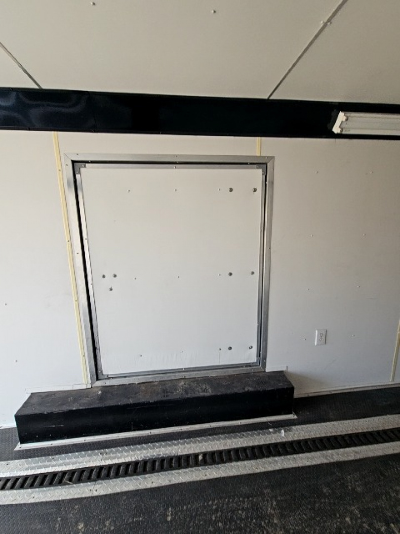 Used 2014 United Trailers 8.5x24 10K Enclosed Car / Racing Trailer