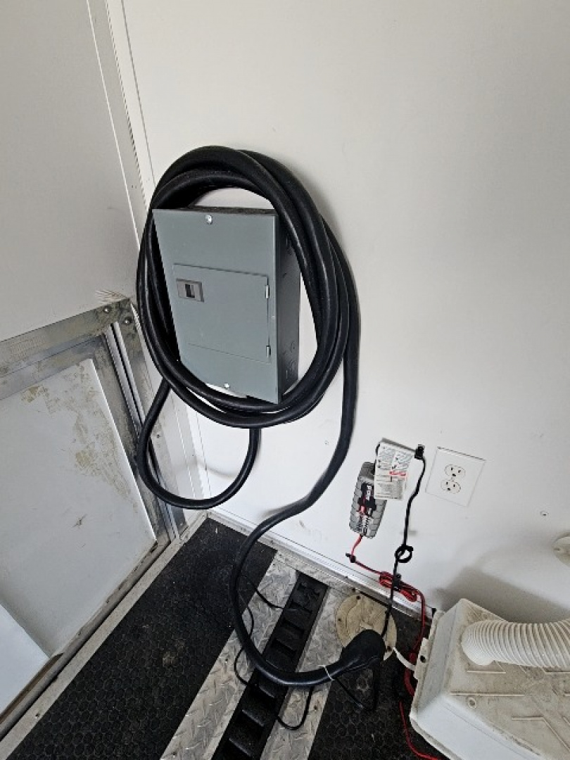 Used 2014 United Trailers 8.5x24 10K Enclosed Car / Racing Trailer