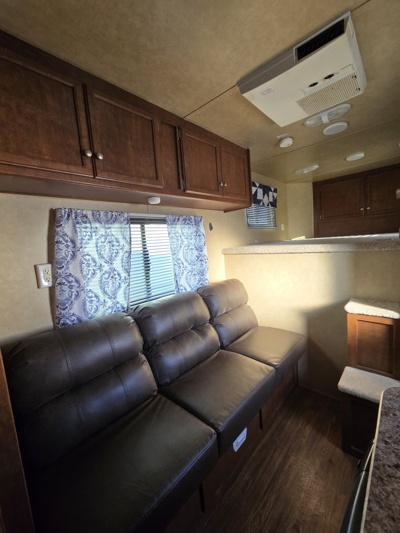 Used 2011 Bison Trailers NRS Coach 3 Horse Trailer