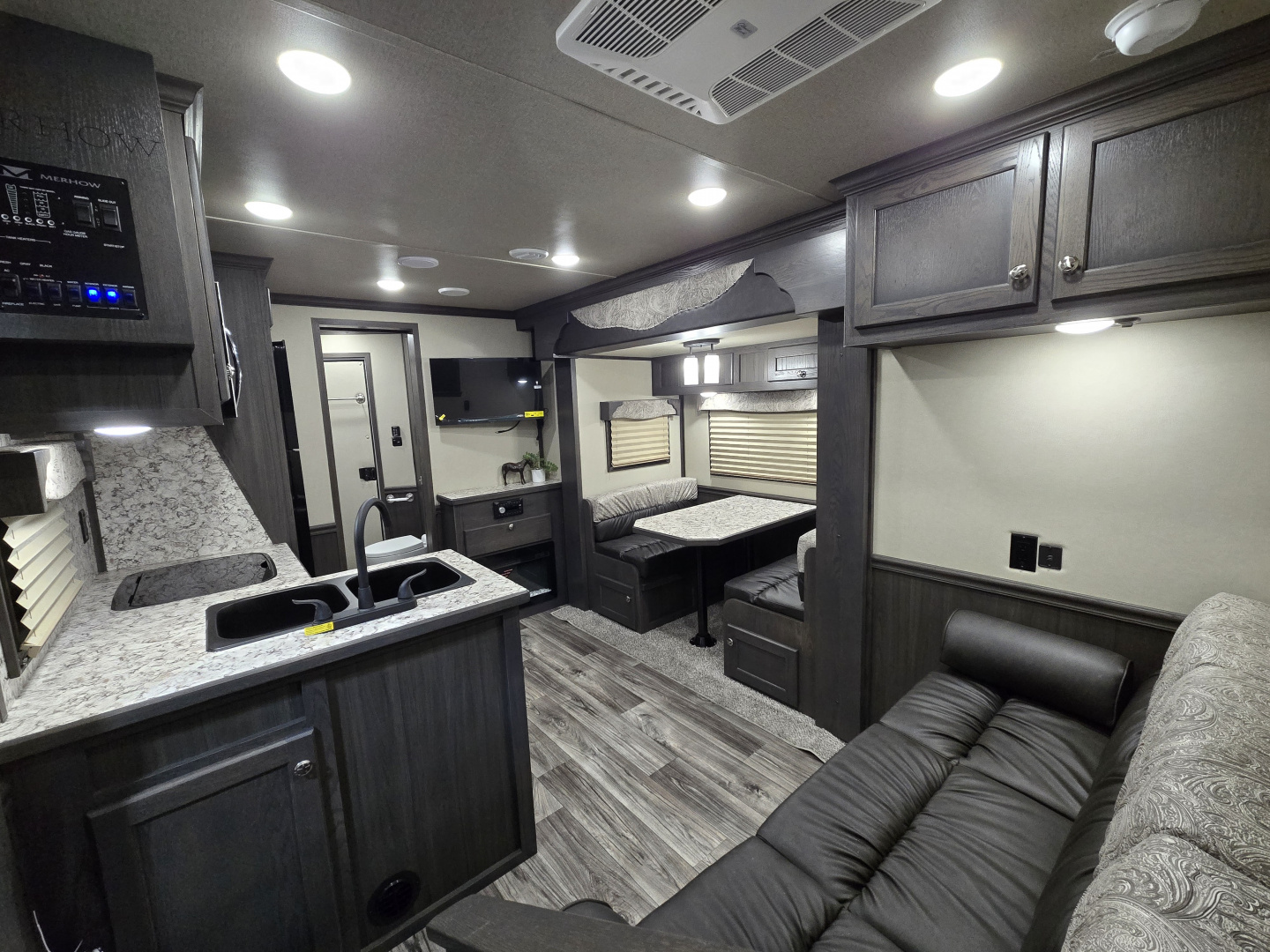 New 2026 Merhow Stampede 4 Horse LQ Trailer