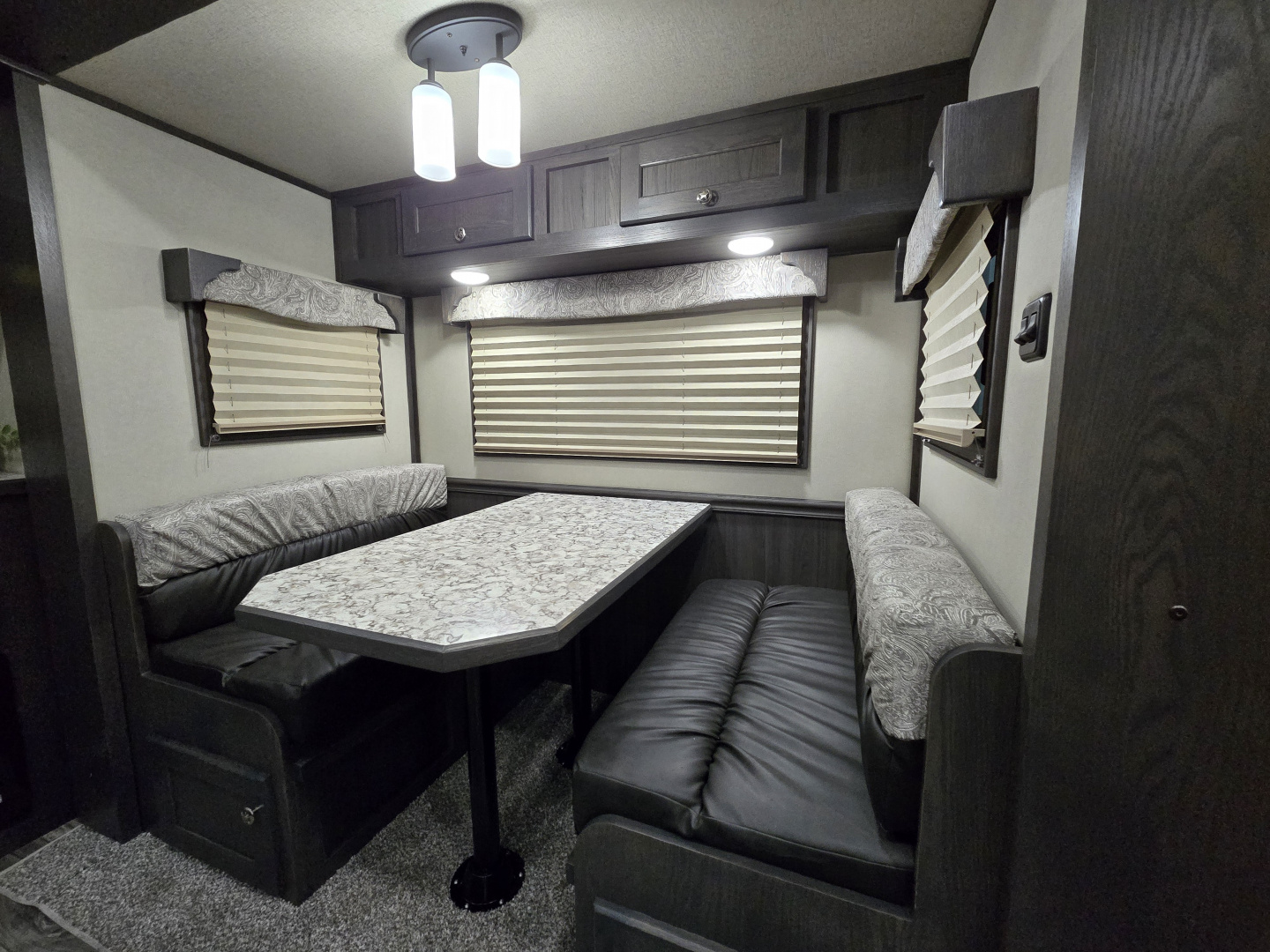 New 2026 Merhow Stampede 4 Horse LQ Trailer