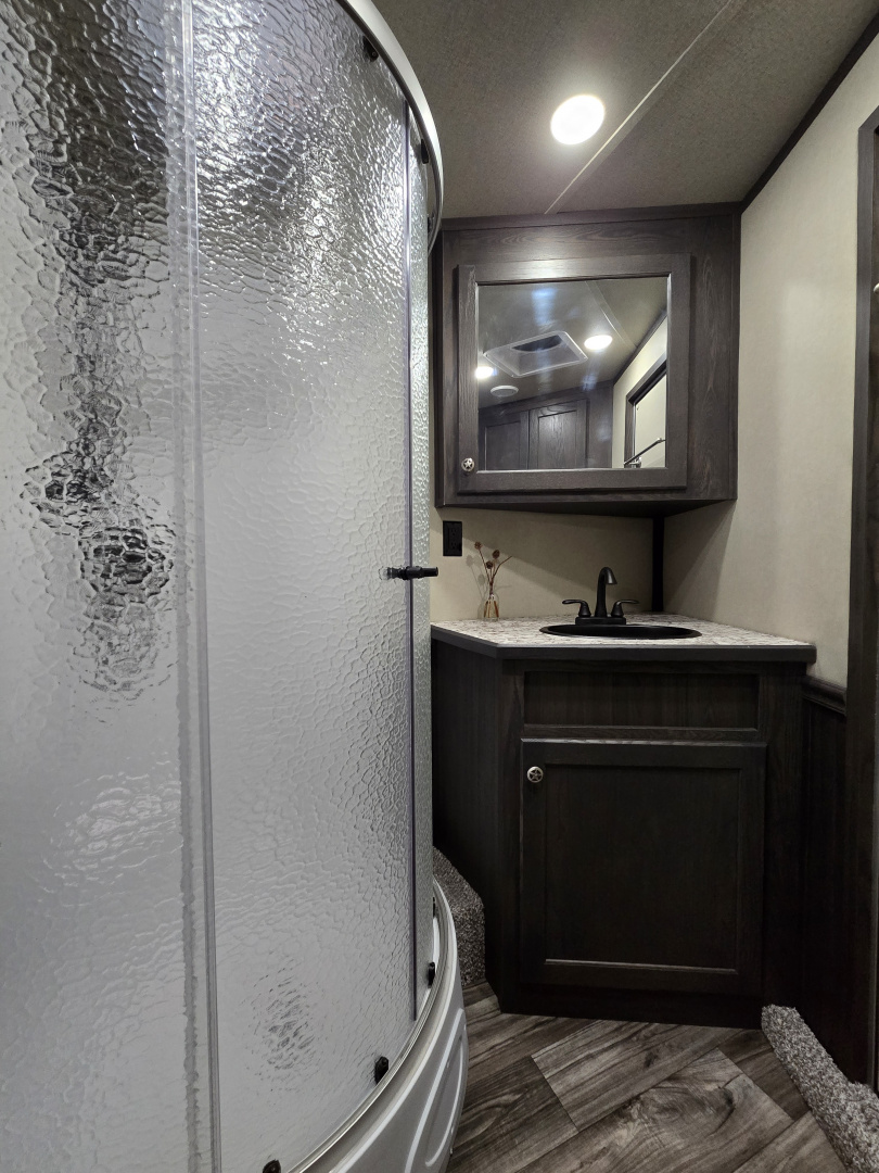 New 2026 Merhow Stampede 4 Horse LQ Trailer