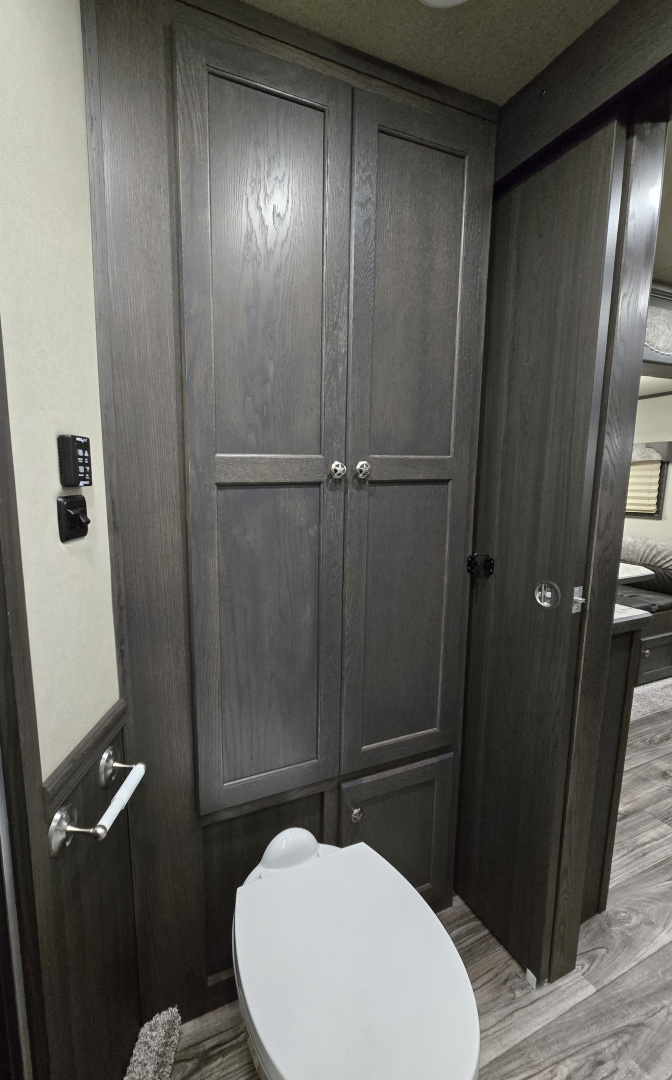 New 2026 Merhow Stampede 4 Horse LQ Trailer