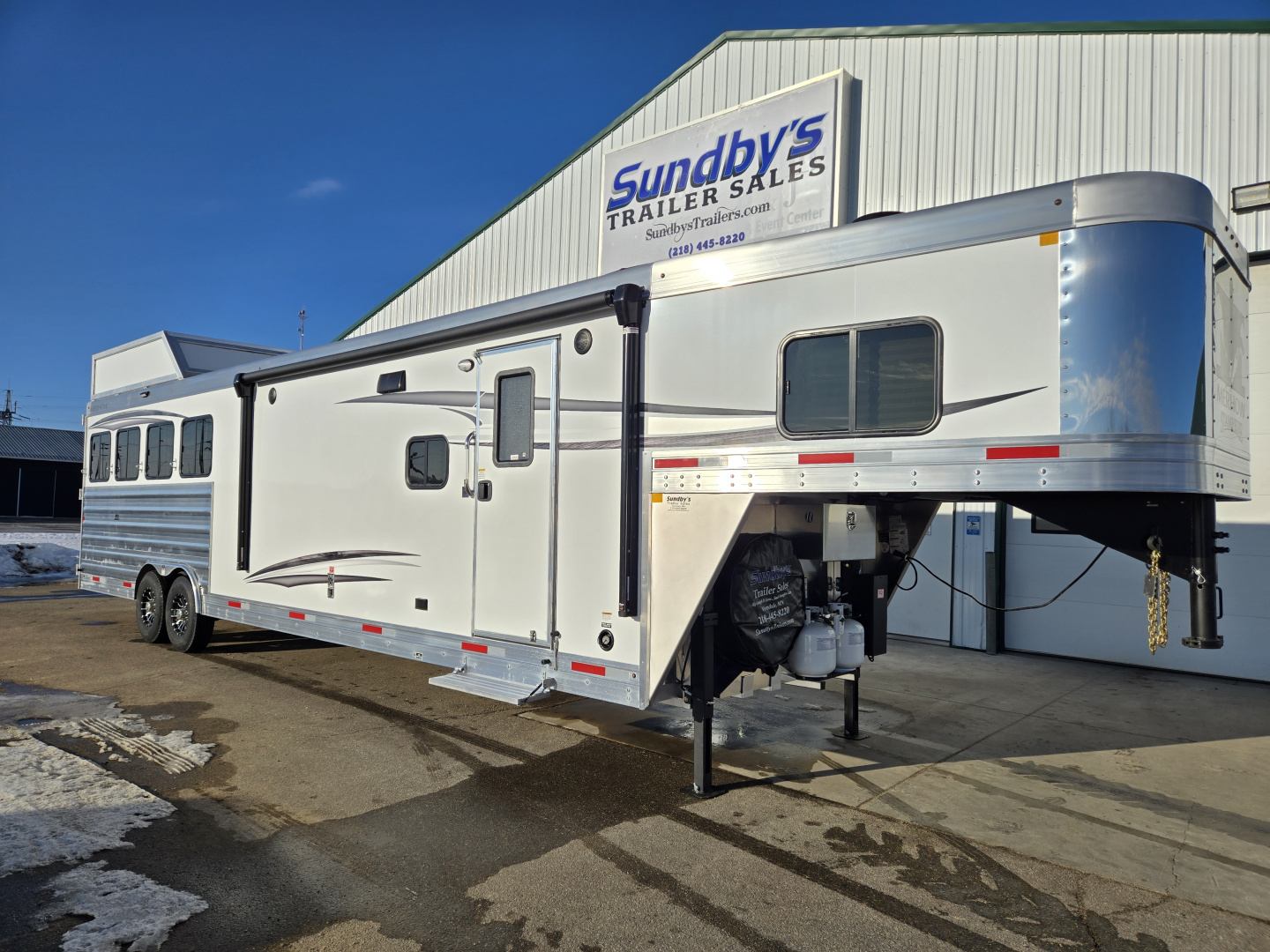 New 2026 Merhow Stampede 4 Horse LQ Trailer