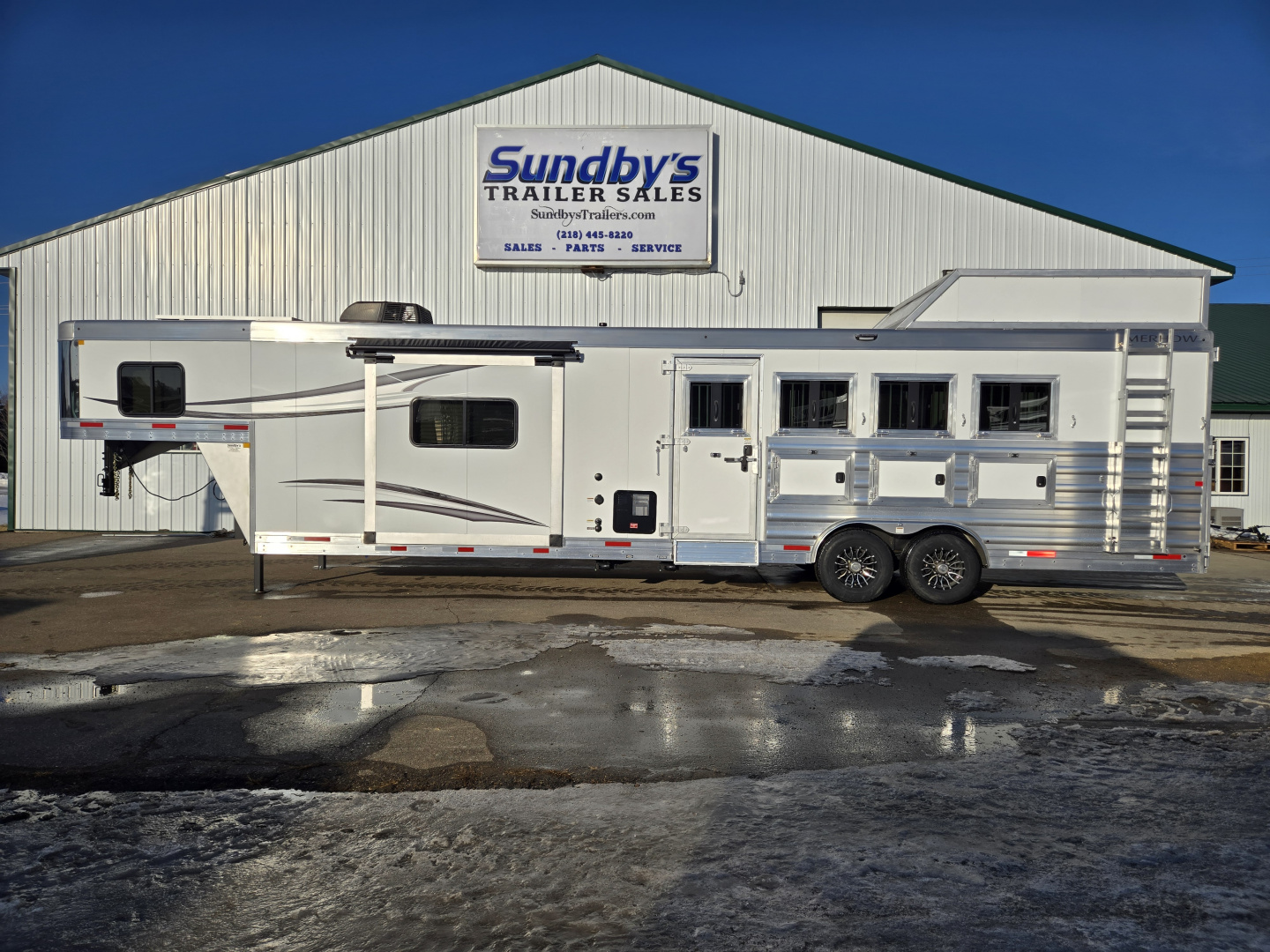 New 2026 Merhow Stampede 4 Horse LQ Trailer