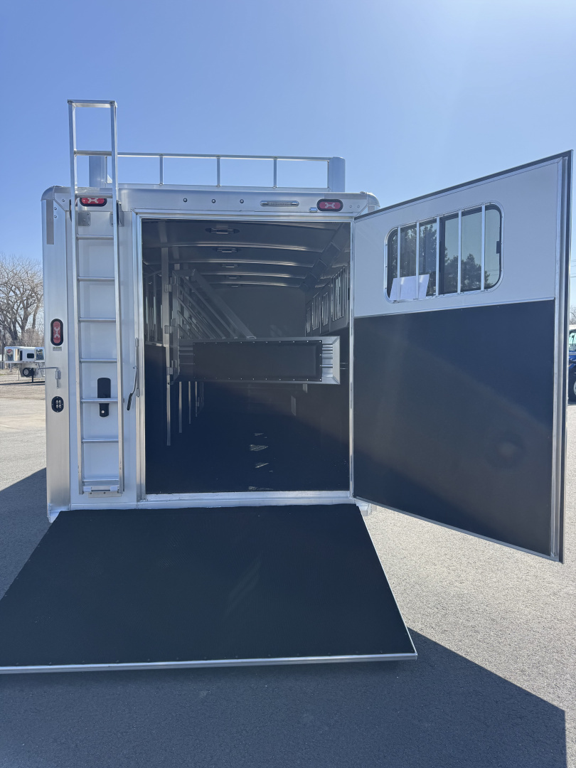 New 2027 Cimarron 5 Horse Trainer Trailer