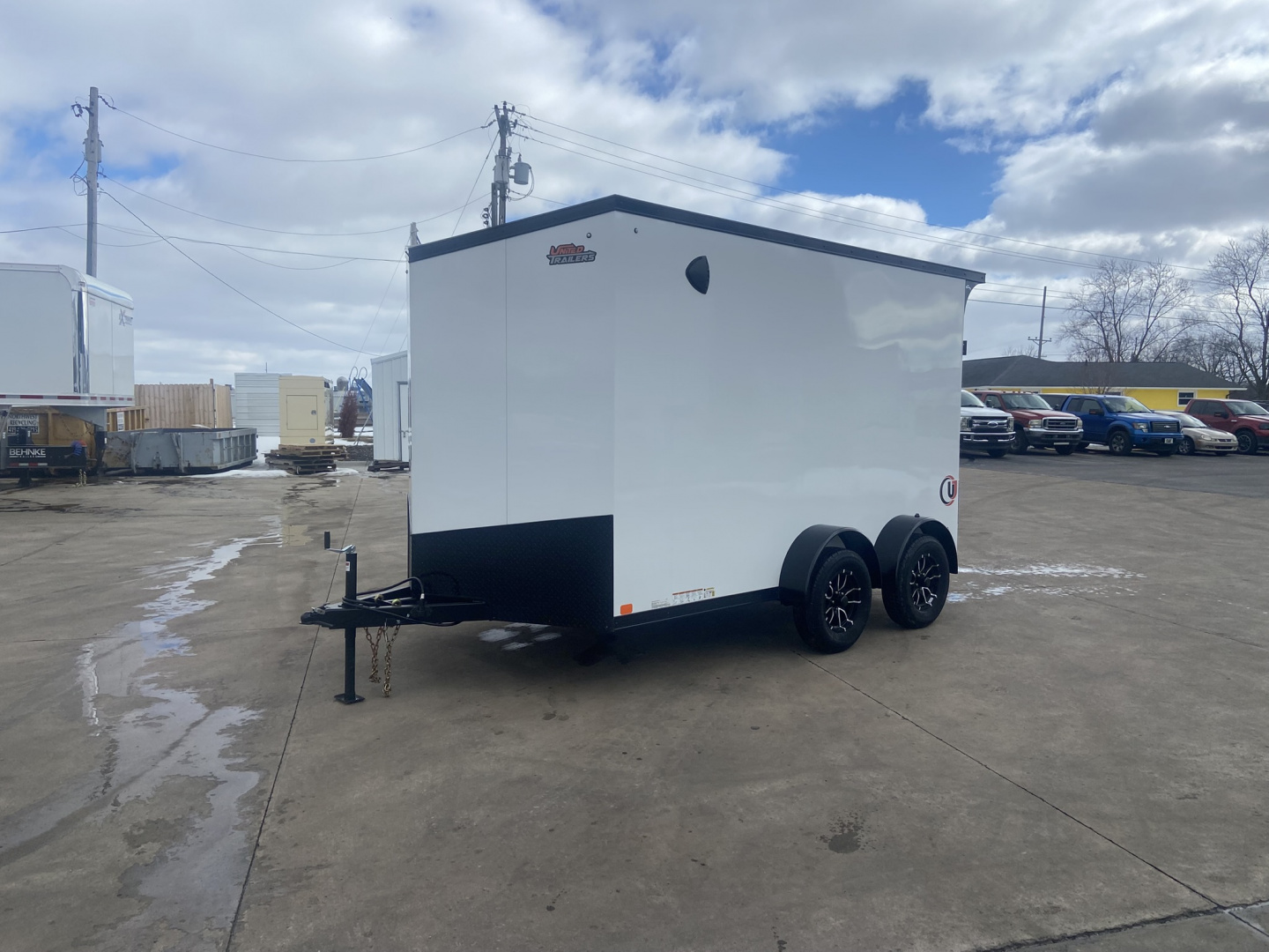New United 12' UJ V-Nose Enclosed Cargo Trailer