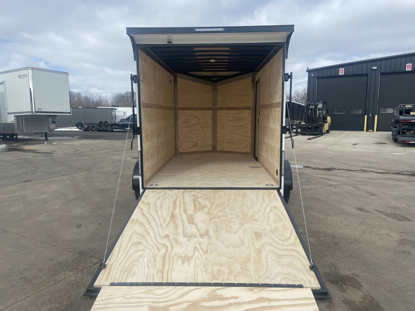 New United 12' UJ V-Nose Enclosed Cargo Trailer