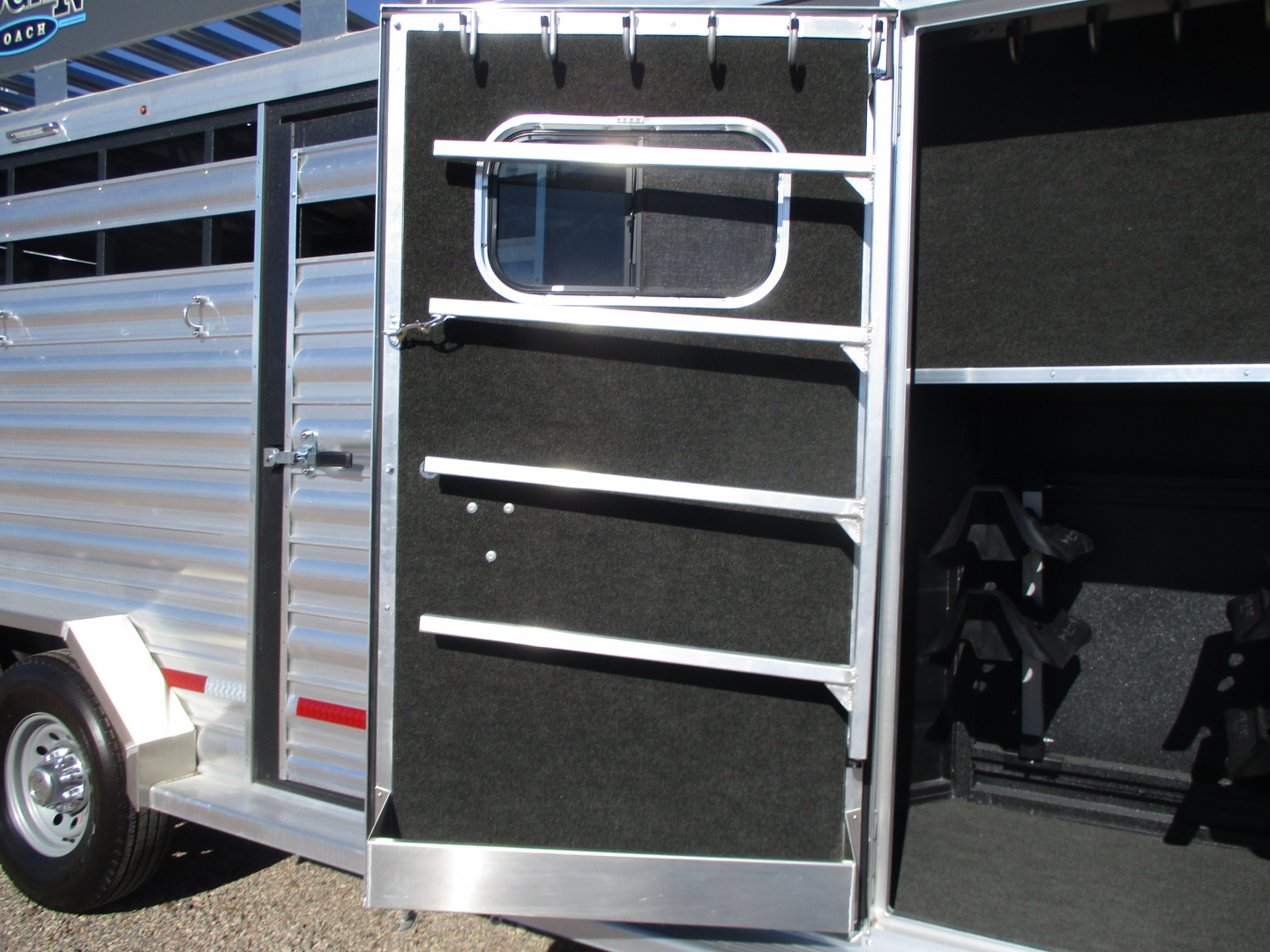 New 2026 Logan Coach Stock Combo Stock / Stock Combo Trailer 7'3 X 26