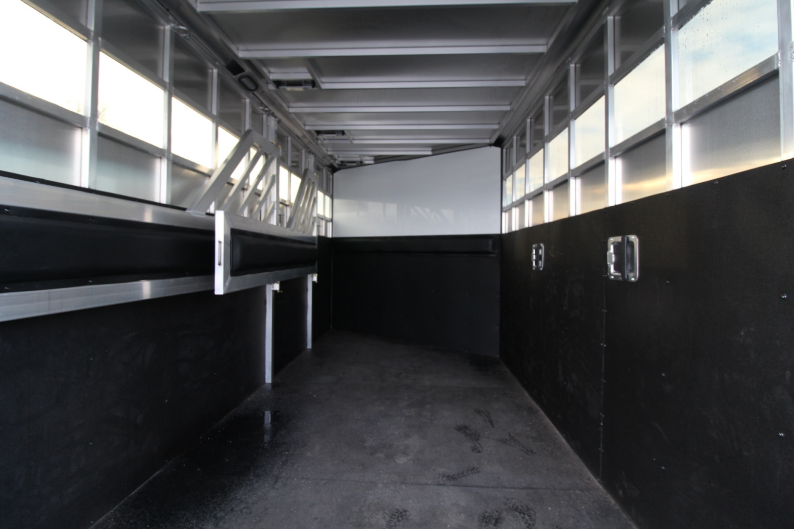 New 2026 Frontier Colt Big Sky 3 Horse Aluminum Trailer
