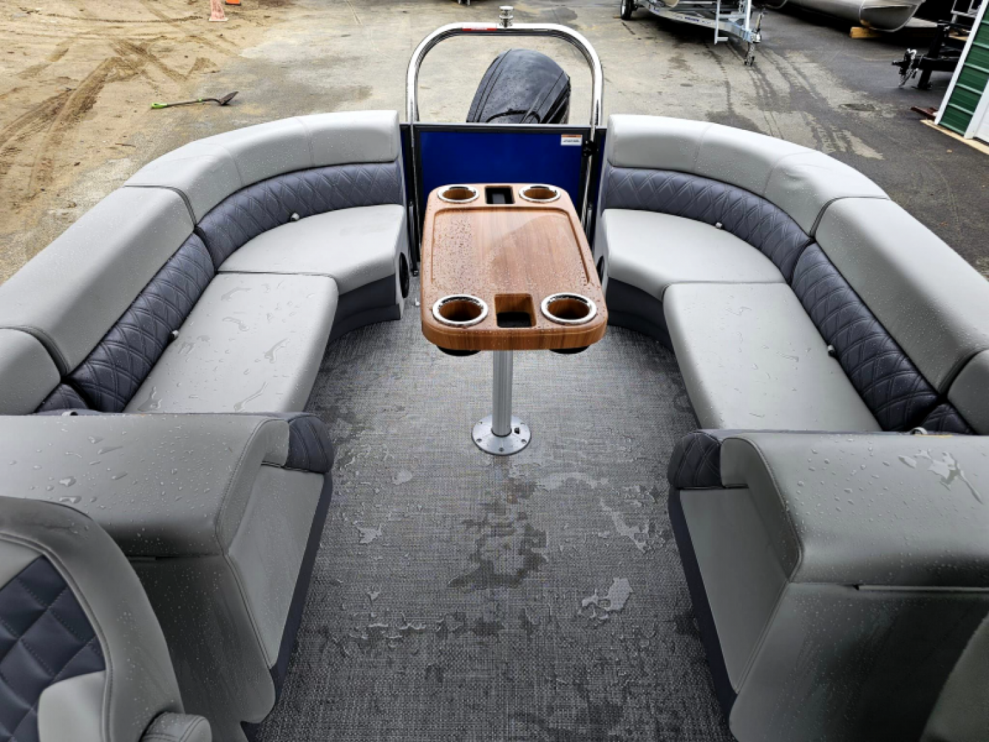 New 2024 P 24 Limited quad lounger - Massimo