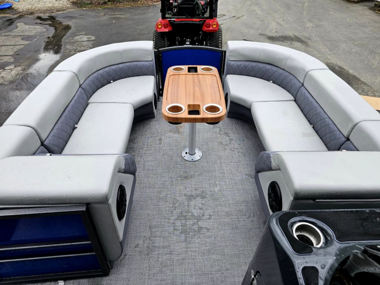 New 2024 P 24 Limited quad lounger - Massimo