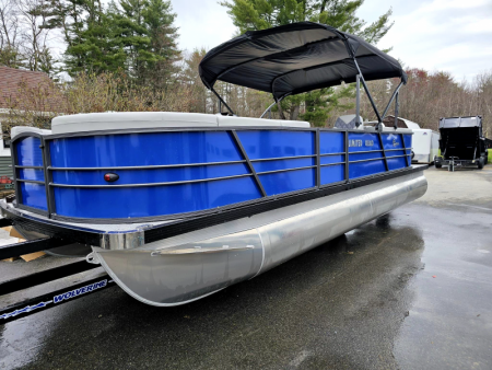 New 2024 P 24 Limited quad lounger - Massimo