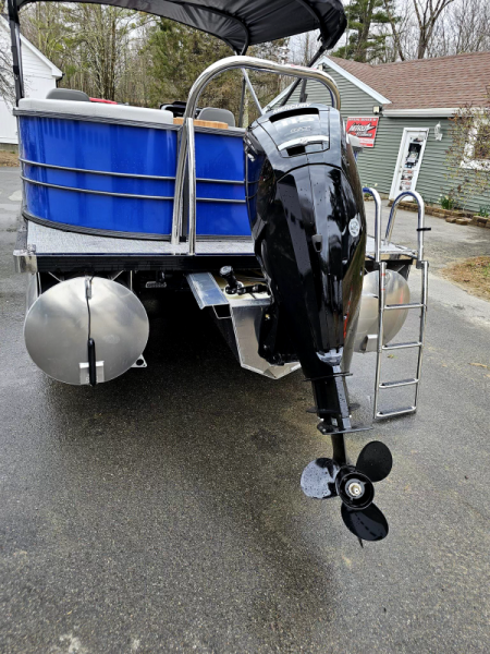 New 2024 P 24 Limited quad lounger - Massimo