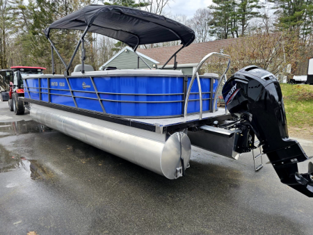 New 2024 P 24 Limited quad lounger - Massimo