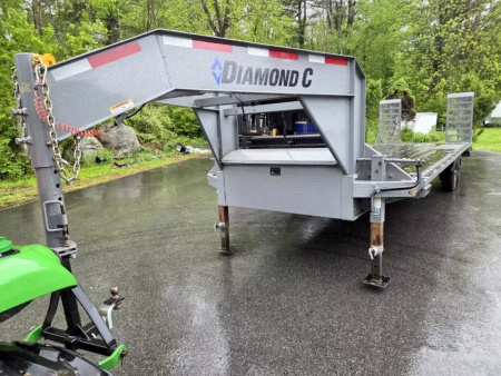 Used 2022 102X26 GOOSENCK EQUIPMNET TRAILER 20,000LB GVWR - Diamond C Trailer MFG.