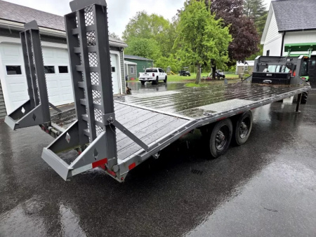 Used 2022 102X26 GOOSENCK EQUIPMNET TRAILER 20,000LB GVWR - Diamond C Trailer MFG.