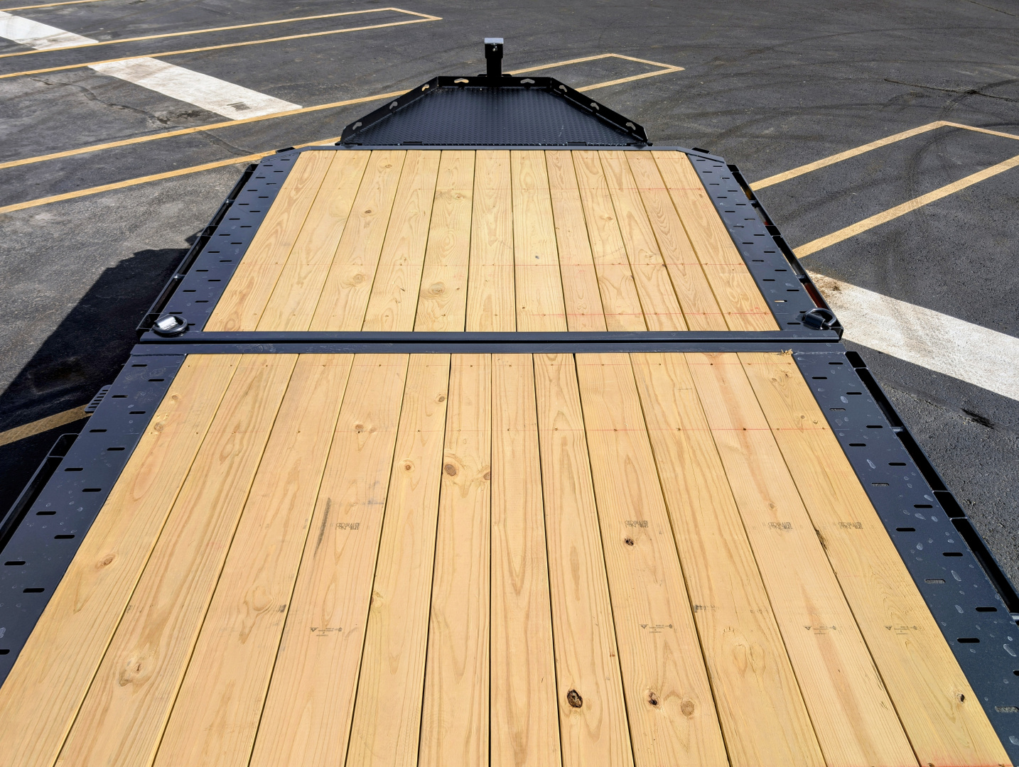 New Diamond C 24' HXD-210 Gravity Tilt 102" Wide: 23K (GVWR), Drive Over Fenders, Equipment Trailer