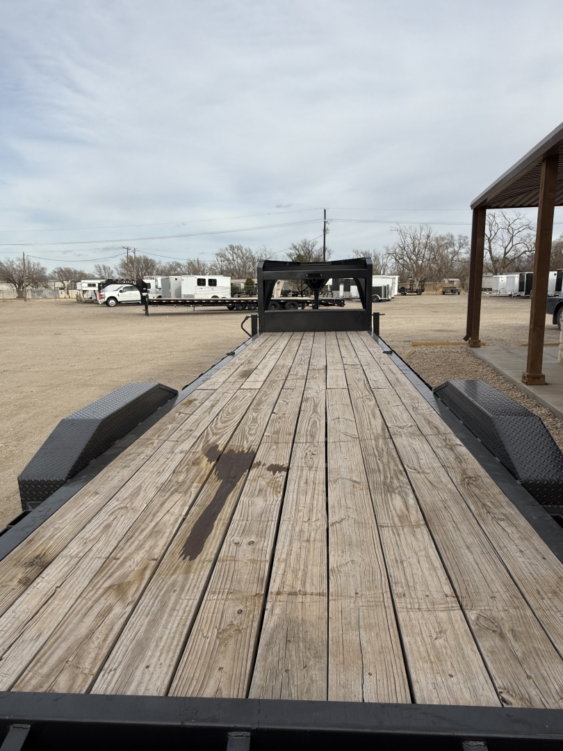 Used 2022 Diamond C Trailers LPX Equipment Trailer