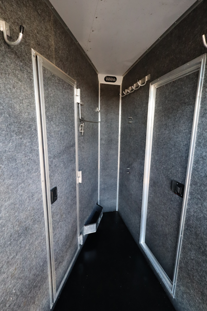 Used 2021 Lakota Charger Livestock Edition Horse Trailer