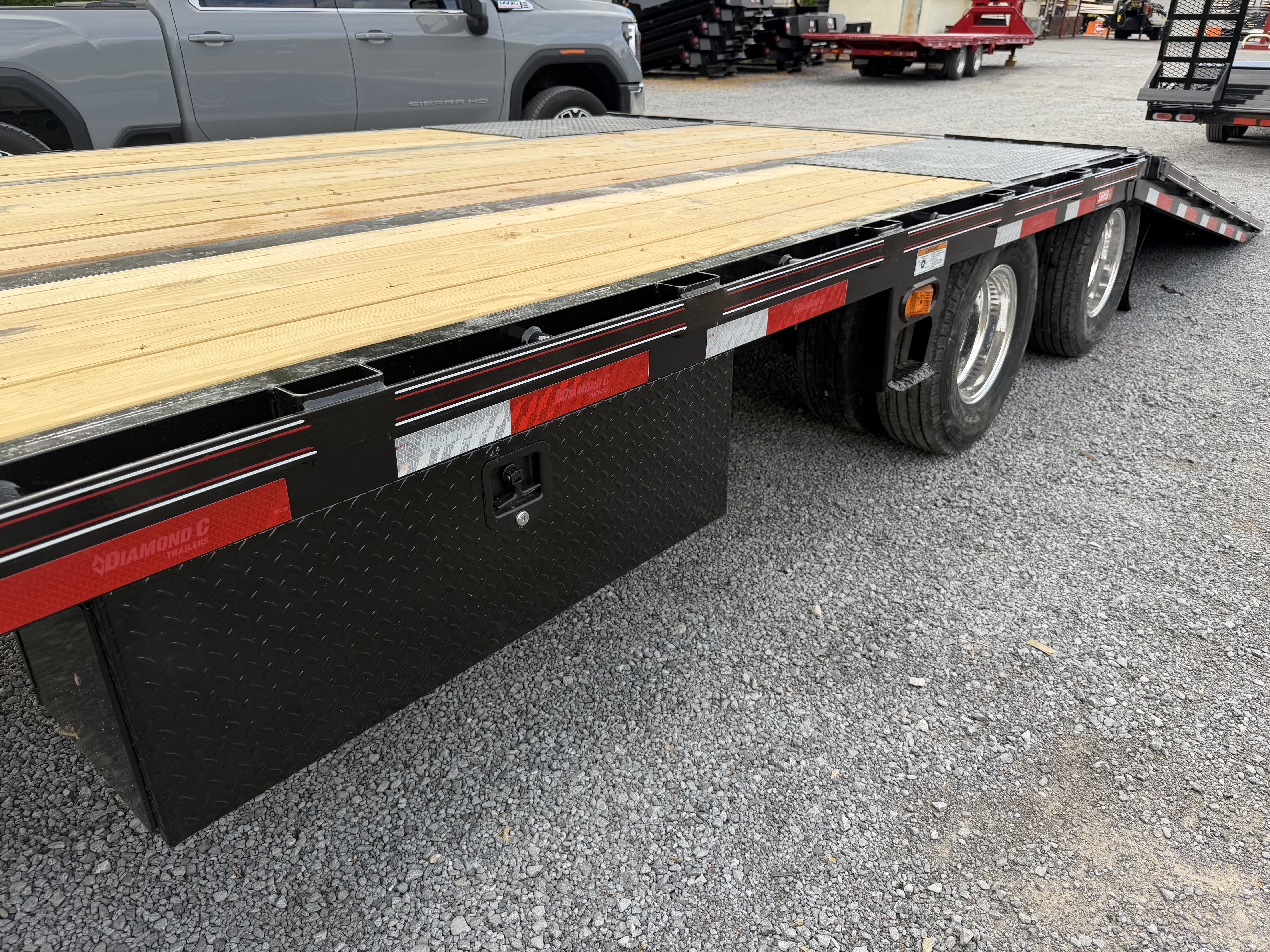 New 2026 Diamond C FMAX212 GOOSENECK TRAILER ***ABS BRAKES*** HYDRO DOVE & JACKS ALUMINUM OUTER RIMS