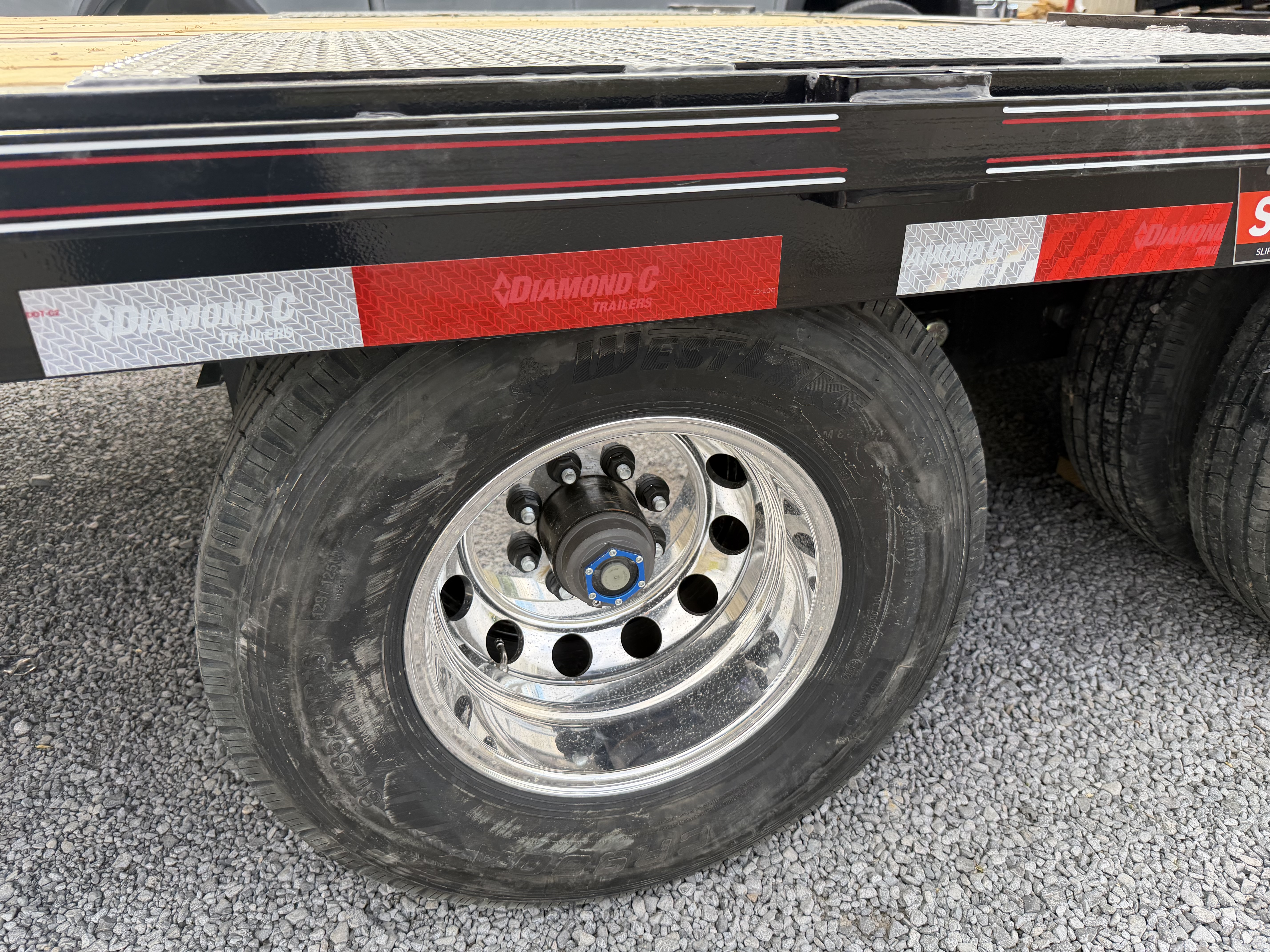New 2026 Diamond C FMAX212 GOOSENECK TRAILER ***ABS BRAKES*** HYDRO DOVE & JACKS ALUMINUM OUTER RIMS