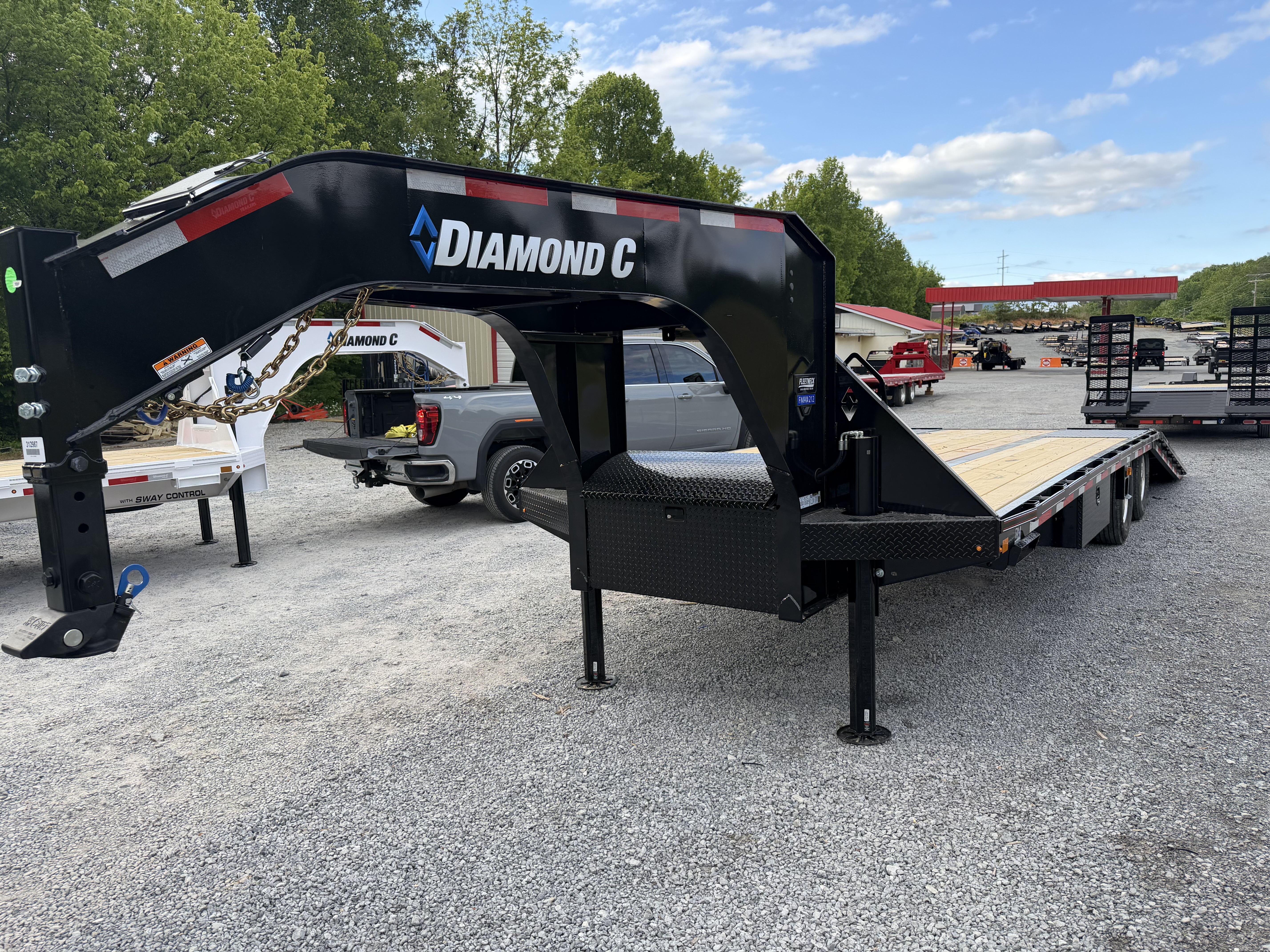 New 2026 Diamond C FMAX212 GOOSENECK TRAILER ***ABS BRAKES*** HYDRO DOVE & JACKS ALUMINUM OUTER RIMS