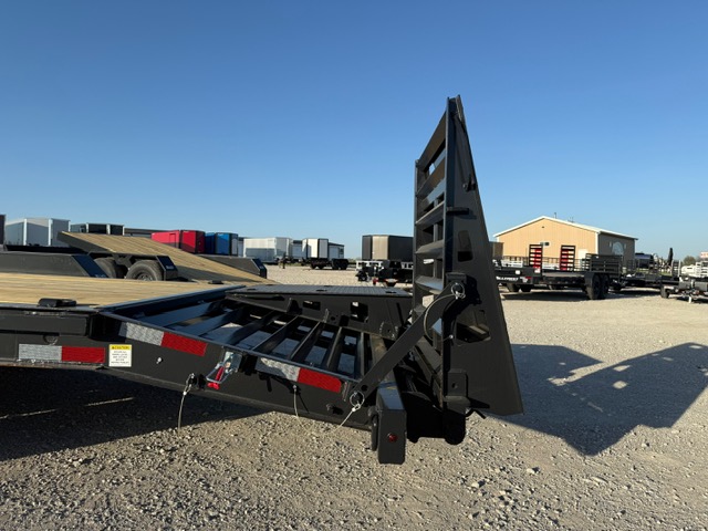 New 2026 Hillcrest Black-Grey 83"x21'+3' 17.6k I-Beam Equipment Trailer