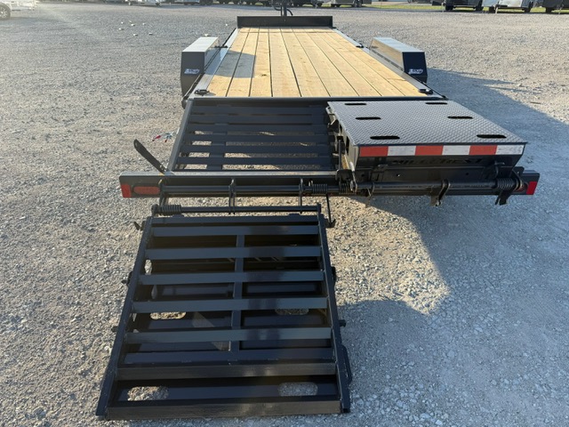 New 2026 Hillcrest Black-Grey 83"x21'+3' 17.6k I-Beam Equipment Trailer