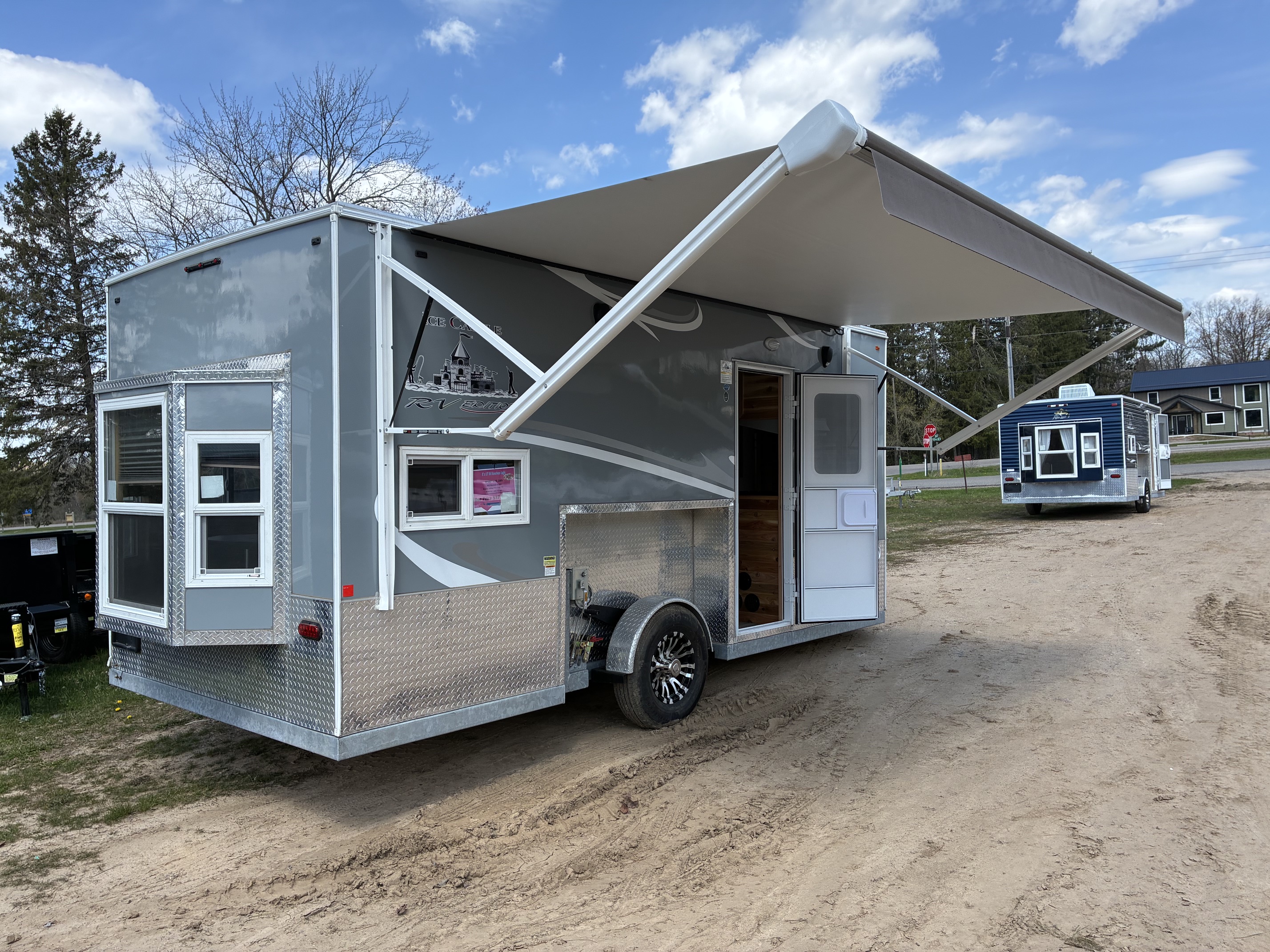 New 8′ x 17′ RV American Eagle