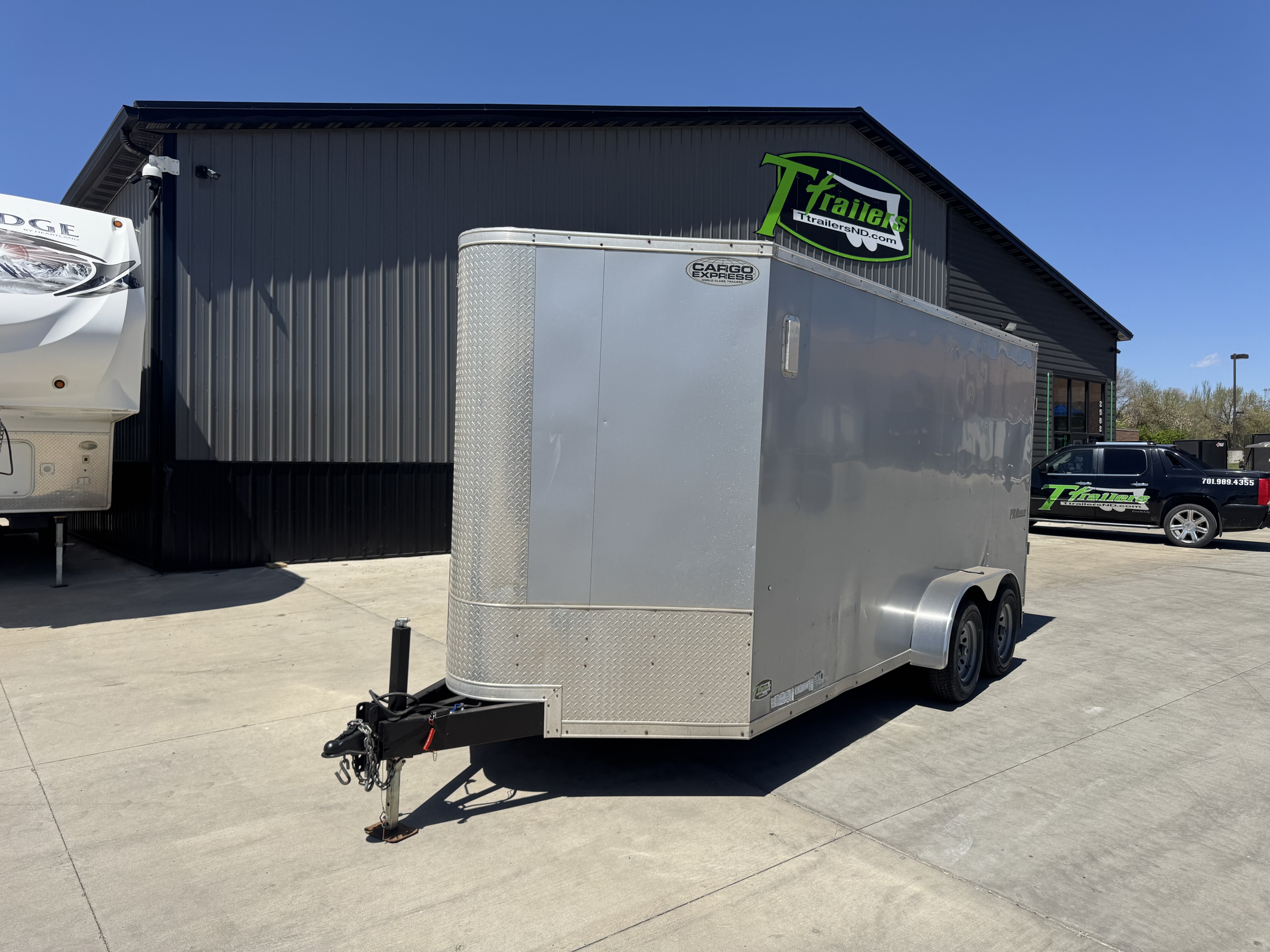 Used 2020 Commander 7x16 + 2’V Nose 7' TALL SUPERIOR QUALITY Rear Ramp Enclosed Cargo Trailer