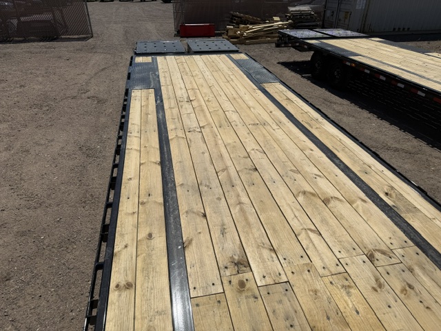 New 2027 PJ Trailers LQ 30' Goose Neck Deckover Trailer- 17.5K