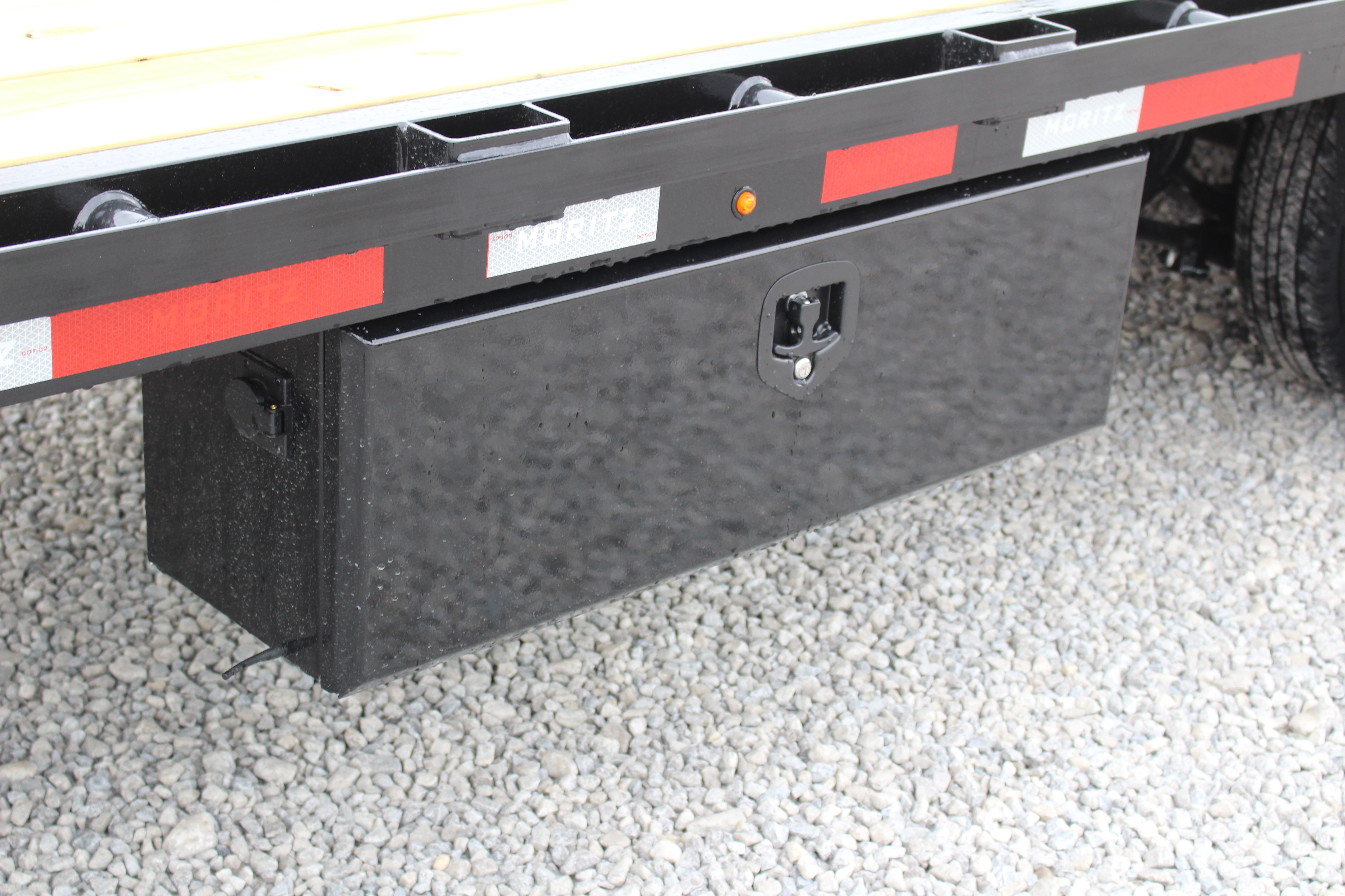 New 2026 Moritz FDGH Hydraulic Tail 30' GOOSENECK Deckover Flatbed Trailer- 25900# GVW
