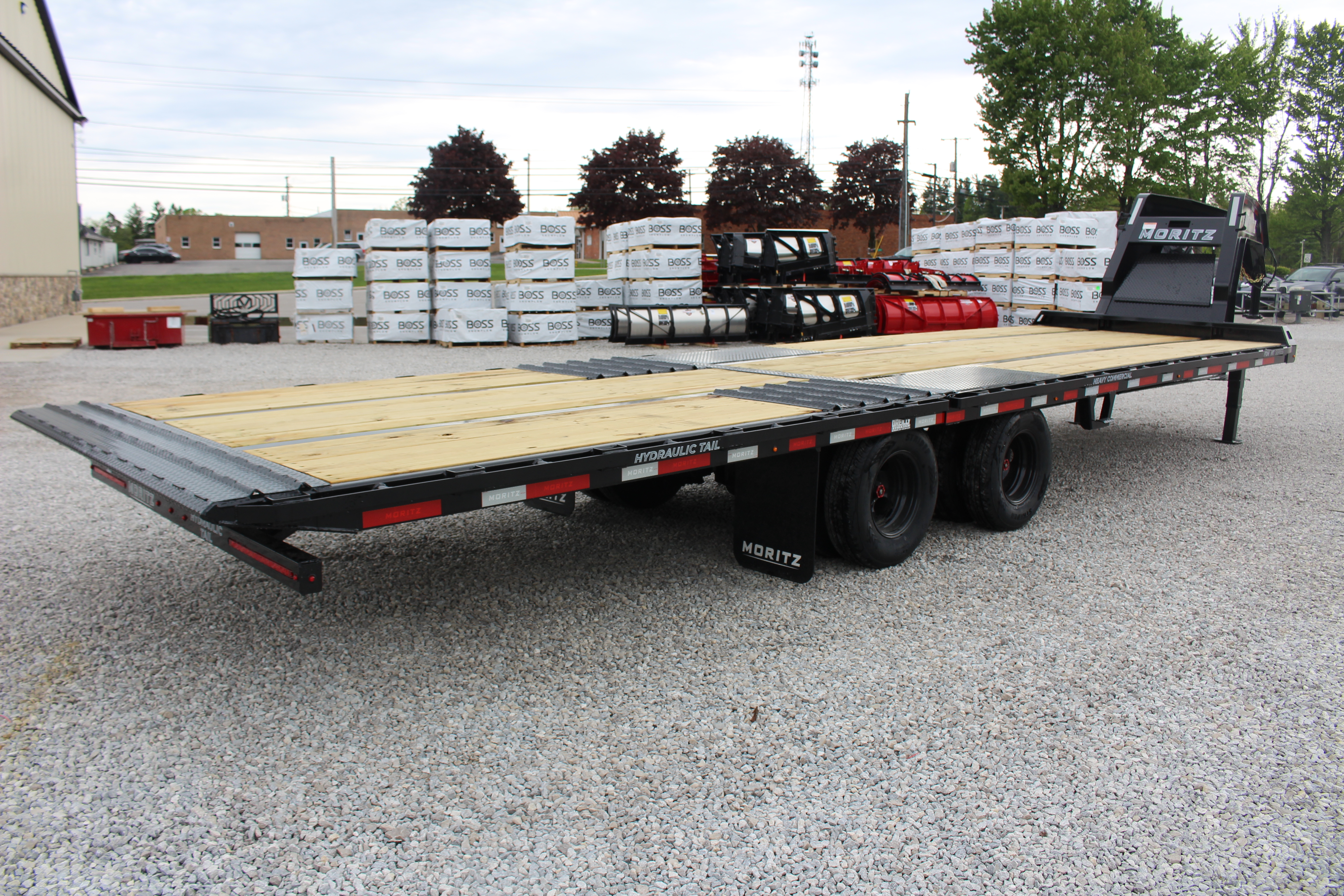 New 2026 Moritz FDGH Hydraulic Tail 30' GOOSENECK Deckover Flatbed Trailer- 25900# GVW