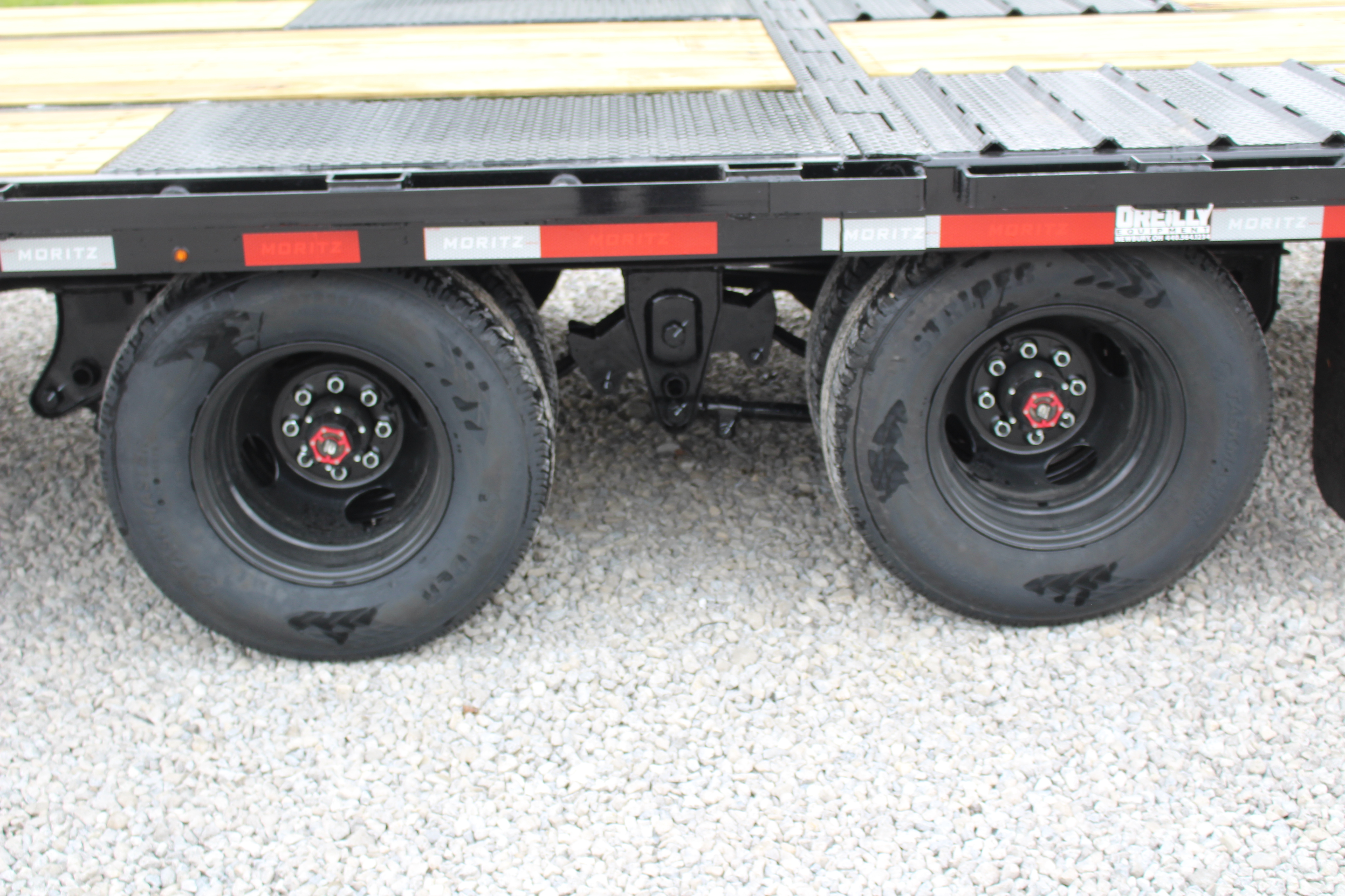 New 2026 Moritz FDGH Hydraulic Tail 30' GOOSENECK Deckover Flatbed Trailer- 25900# GVW