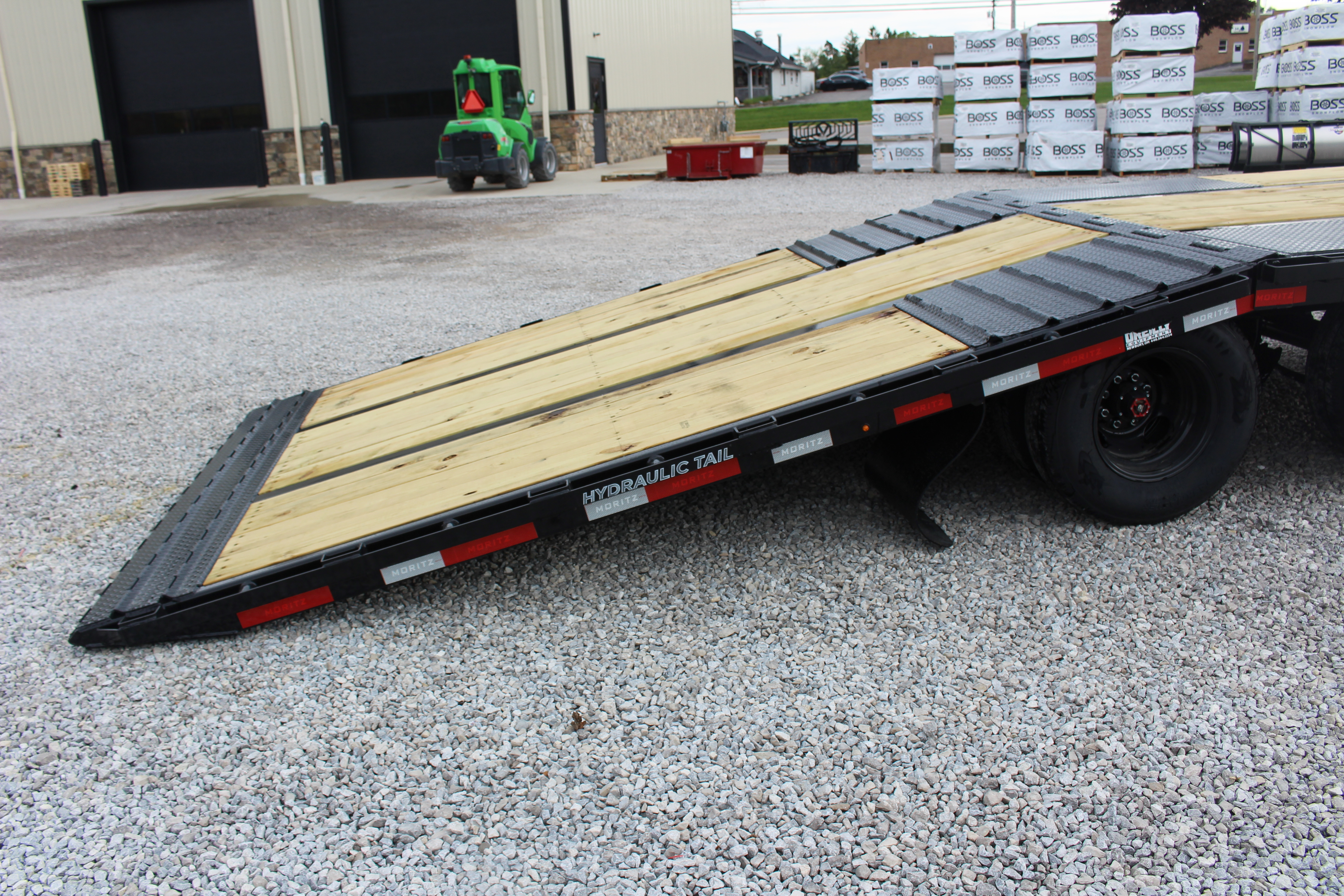 New 2026 Moritz FDGH Hydraulic Tail 30' GOOSENECK Deckover Flatbed Trailer- 25900# GVW