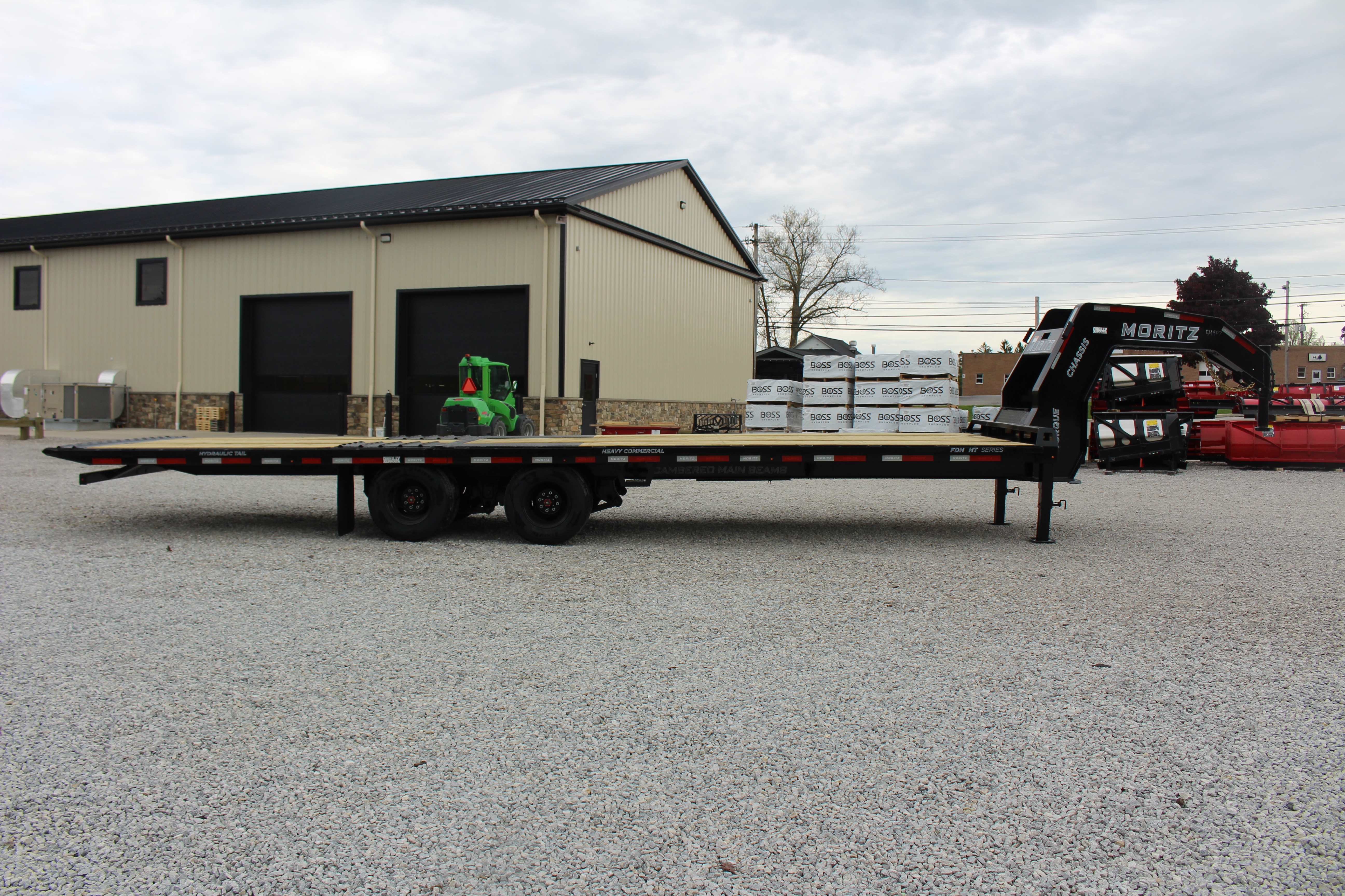 New 2026 Moritz FDGH Hydraulic Tail 30' GOOSENECK Deckover Flatbed Trailer- 25900# GVW