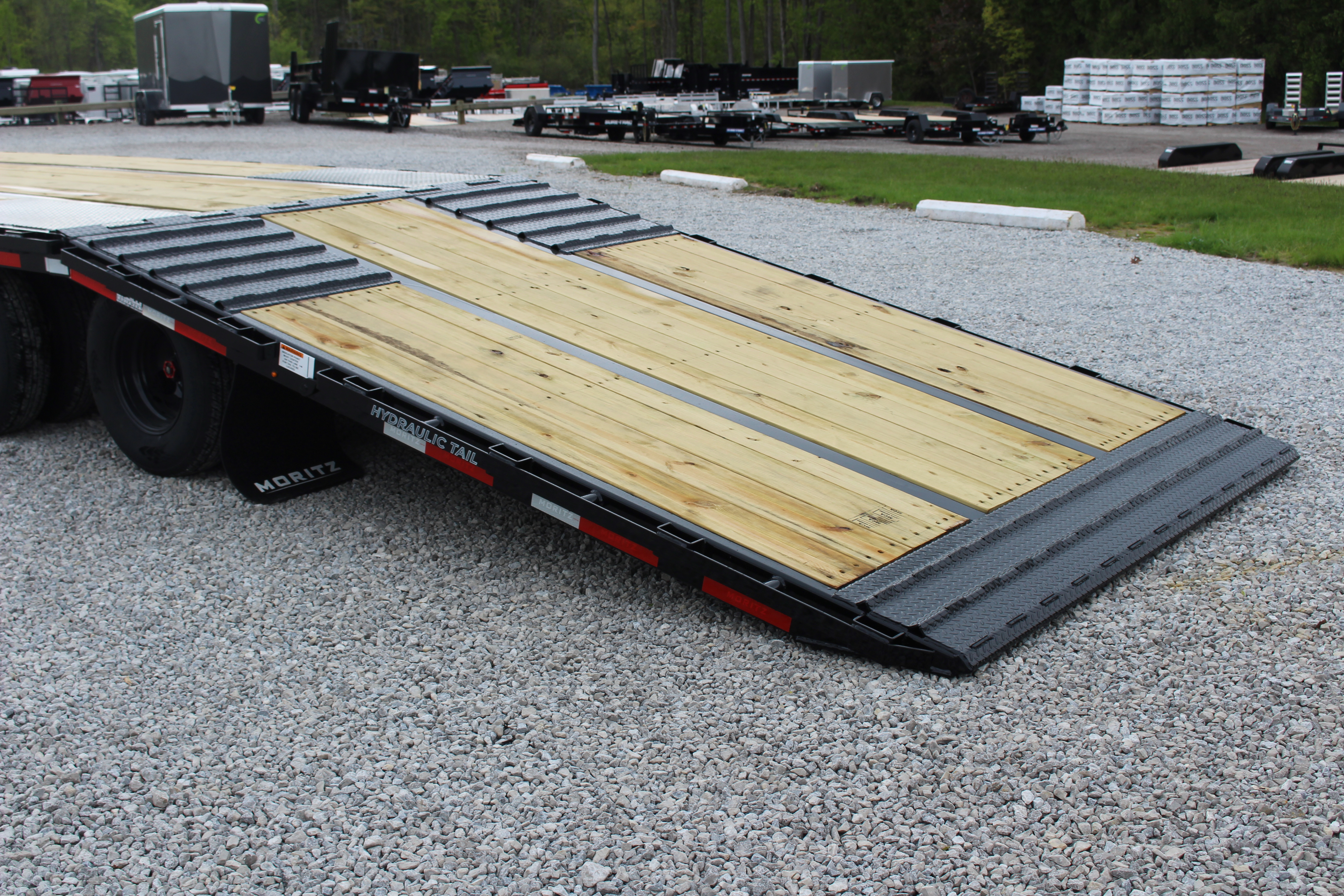New 2026 Moritz FDGH Hydraulic Tail 30' GOOSENECK Deckover Flatbed Trailer- 25900# GVW
