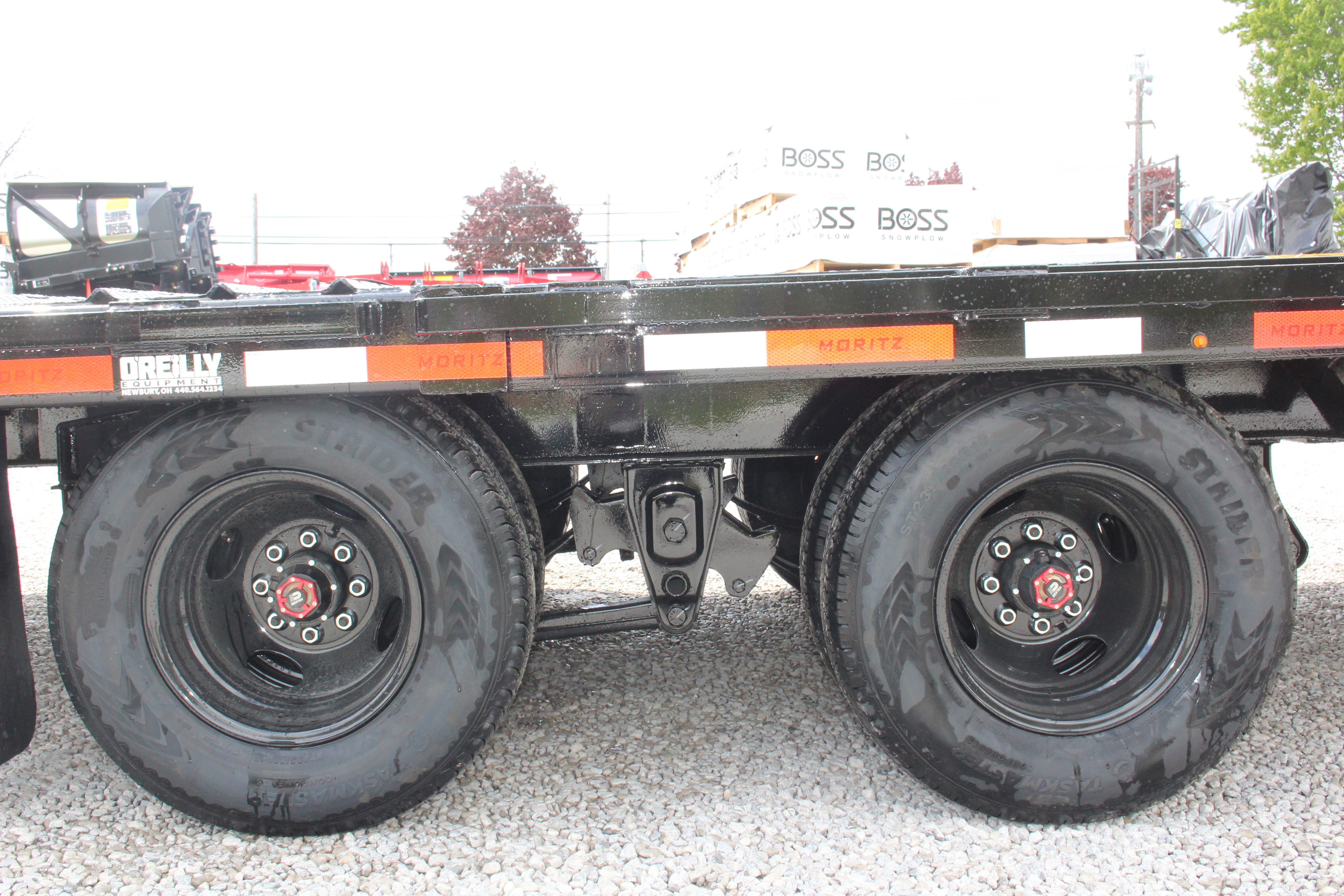 New 2026 Moritz FDGH Hydraulic Tail 32' GOOSENECK Deckover Flatbed Trailer- 25900# GVW