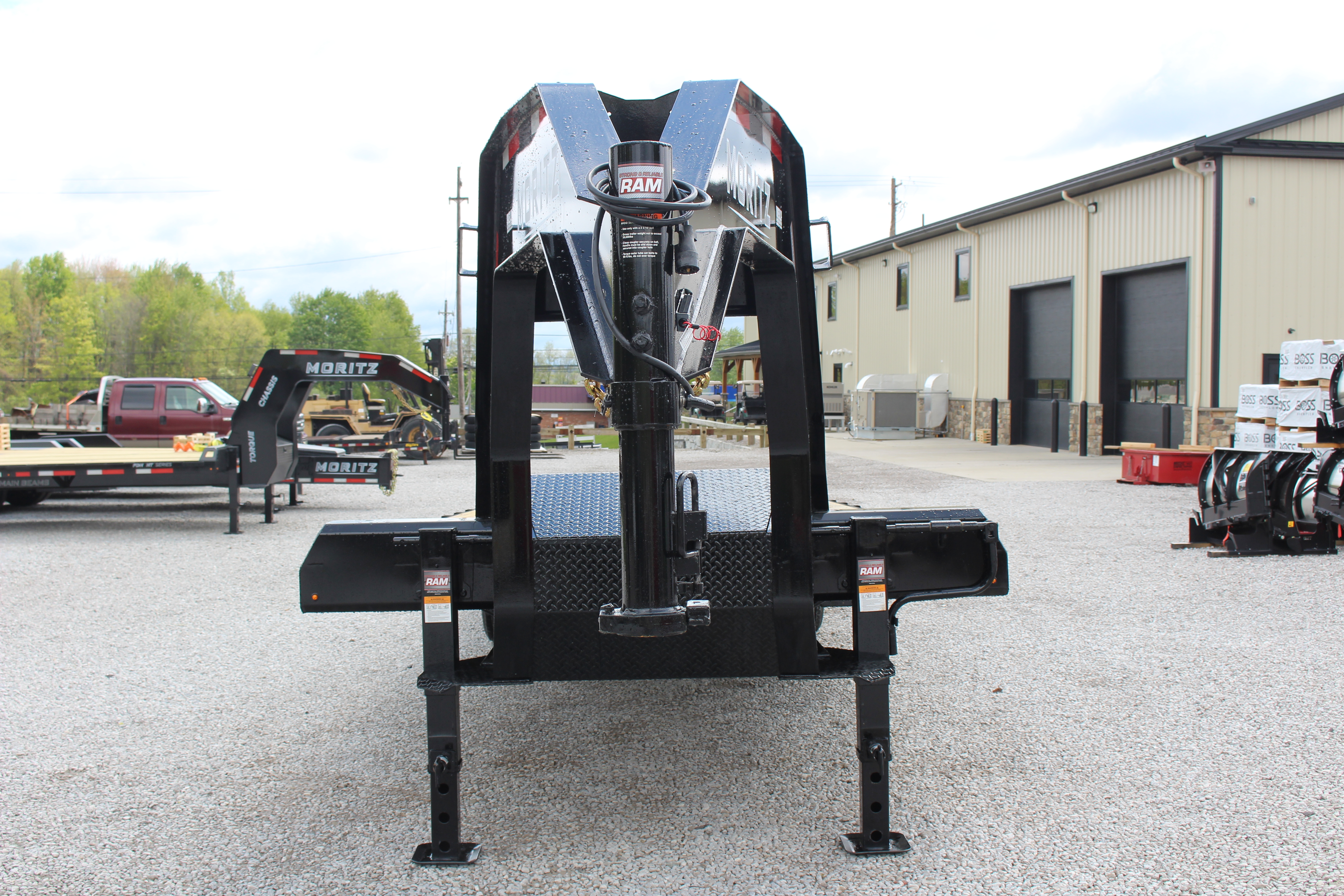 New 2026 Moritz FDGH Hydraulic Tail 32' GOOSENECK Deckover Flatbed Trailer- 25900# GVW